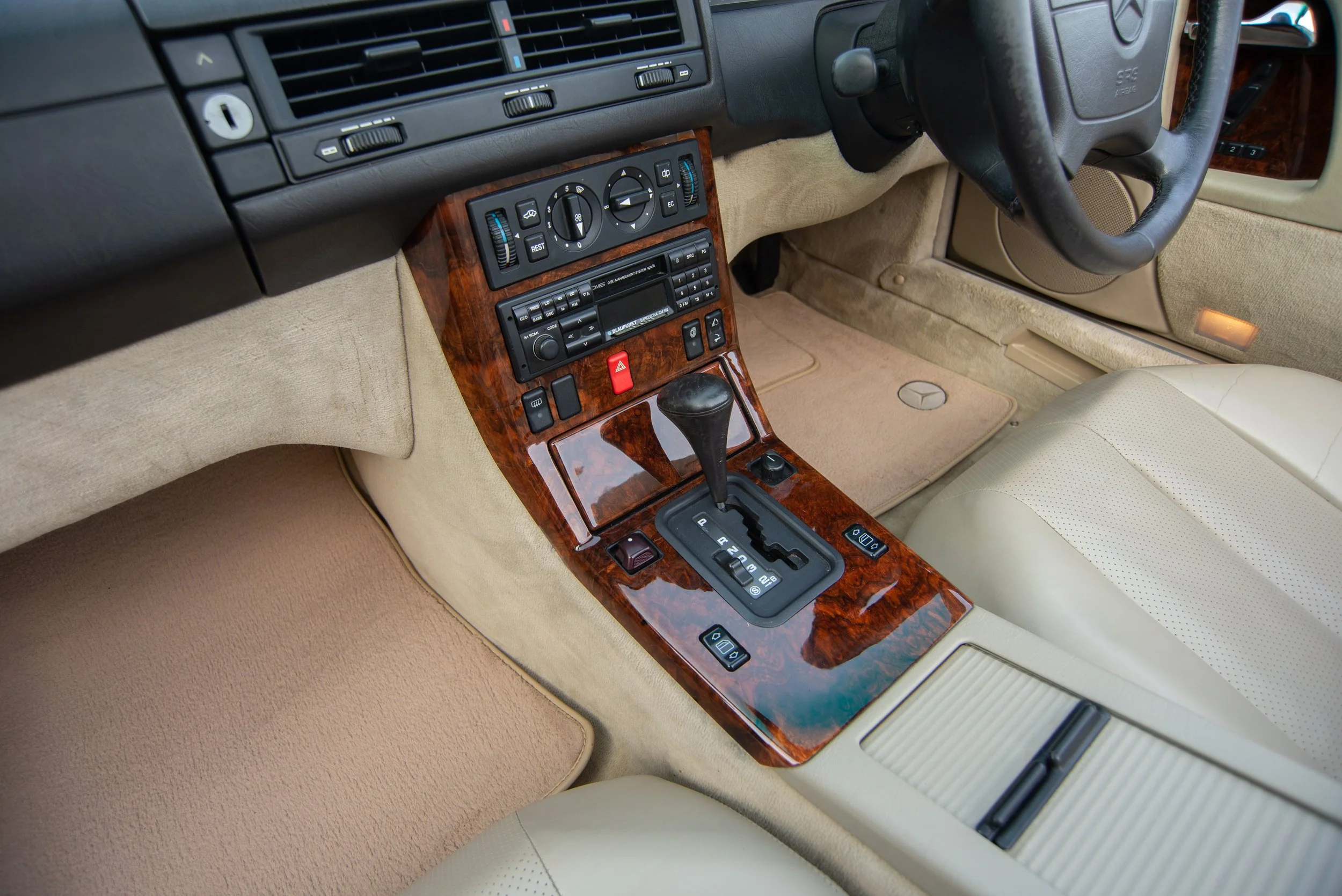 Mercedes 500SL-19.jpg