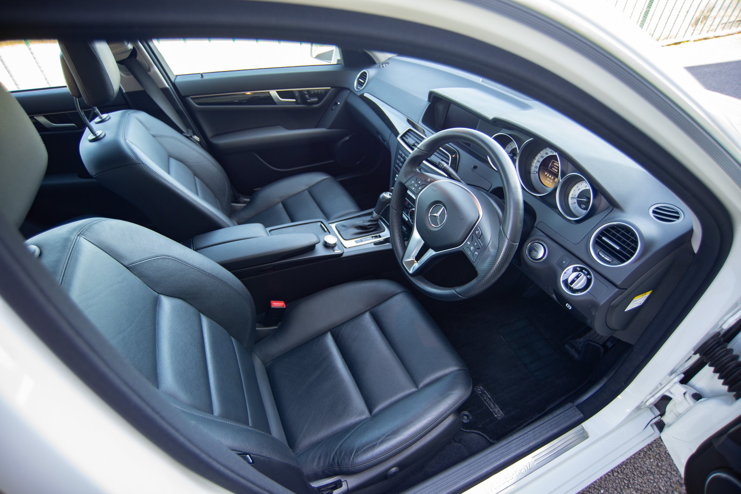 Mercedes C350 Estate-12.jpg