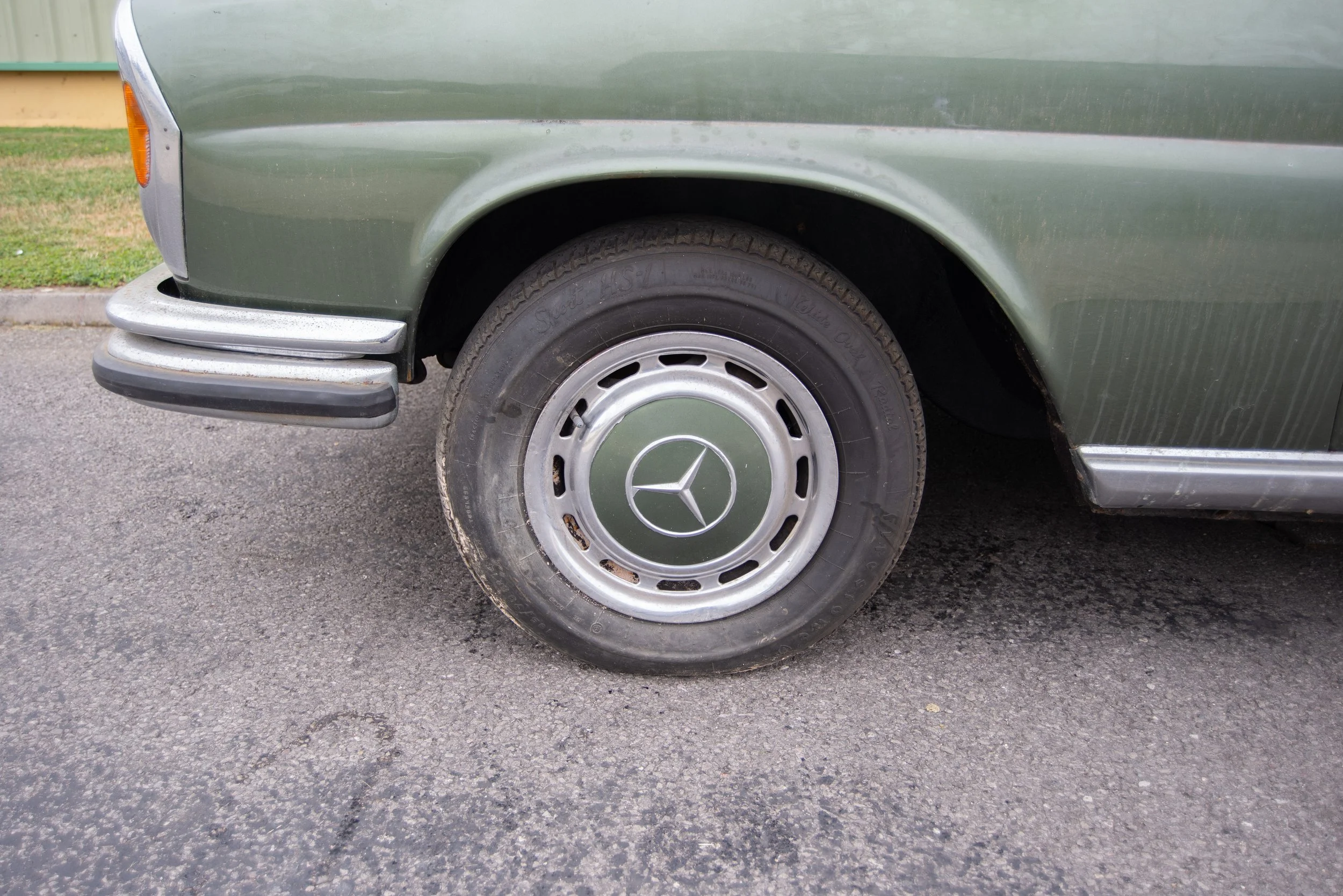 Mercedes 280SE Coupe-17.jpg
