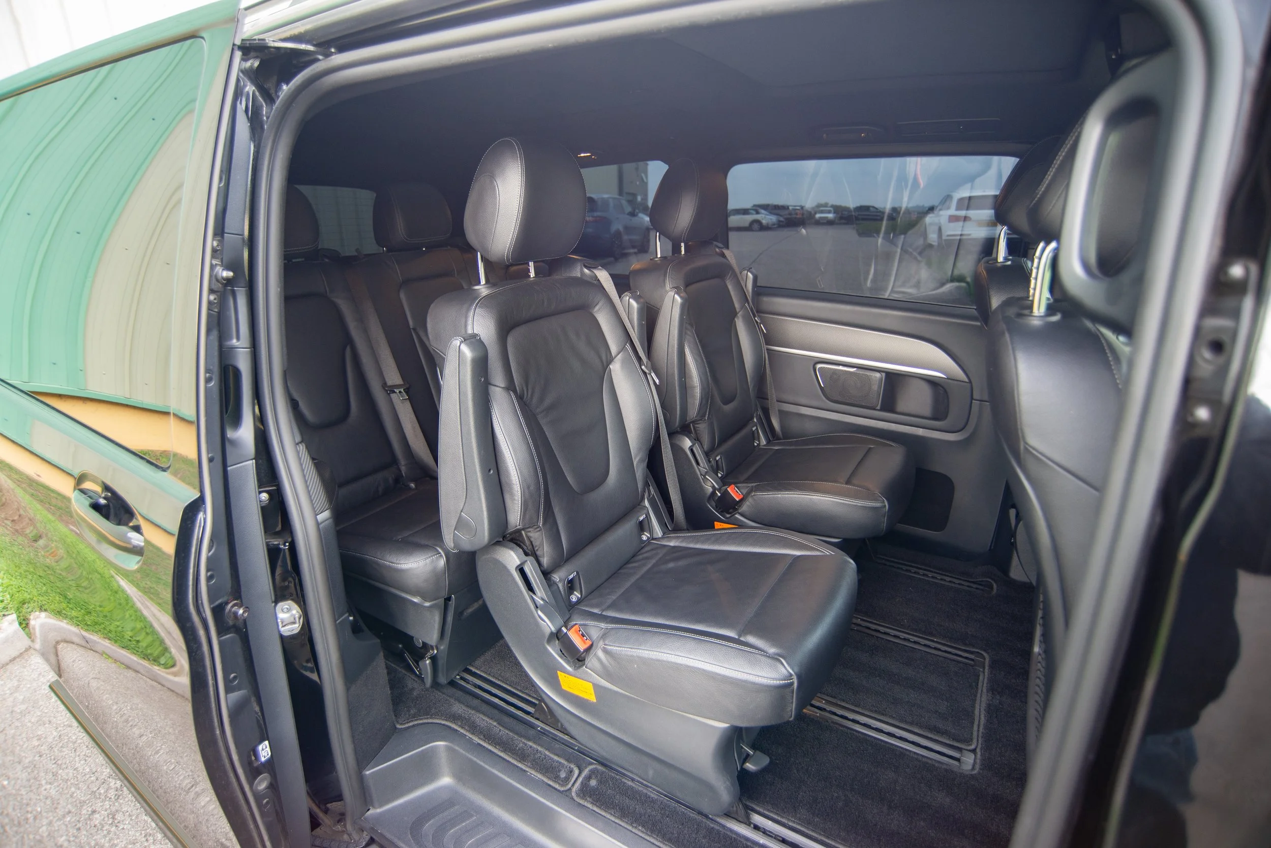 Mercedes V220D.jpg