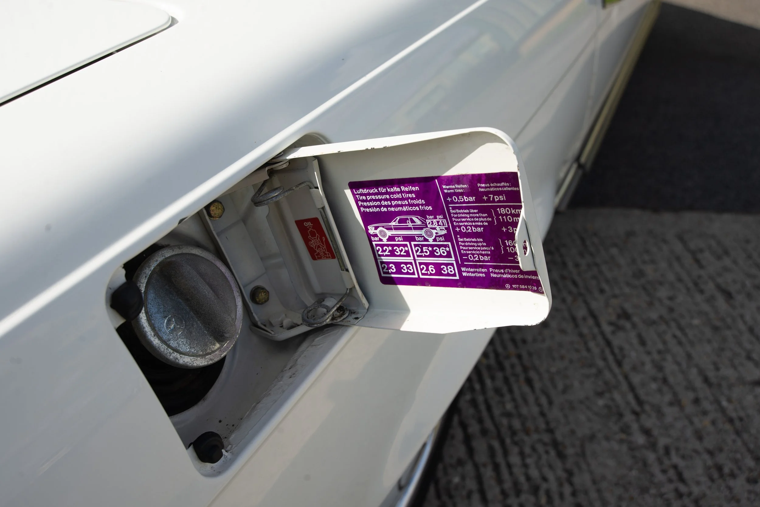 Mercedes 280SL-24.jpg