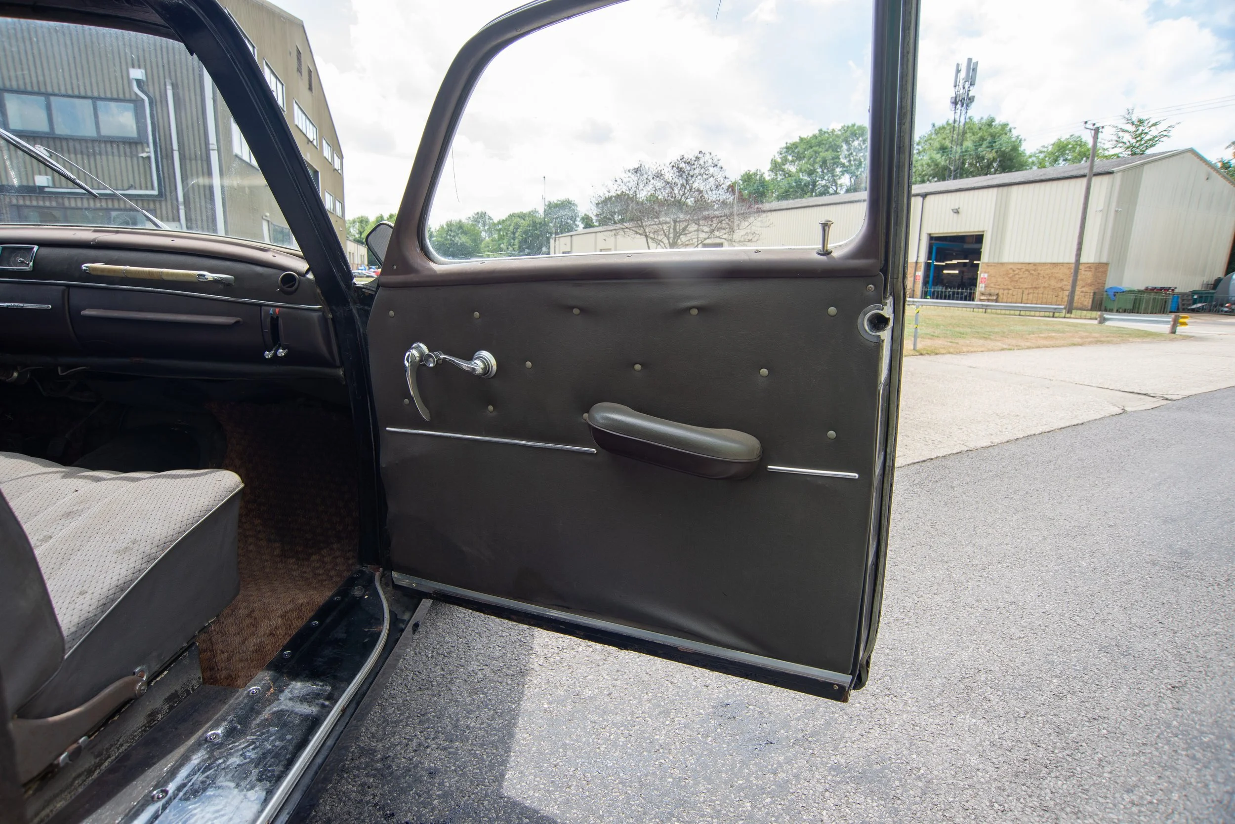 Mercedes 180-14.jpg