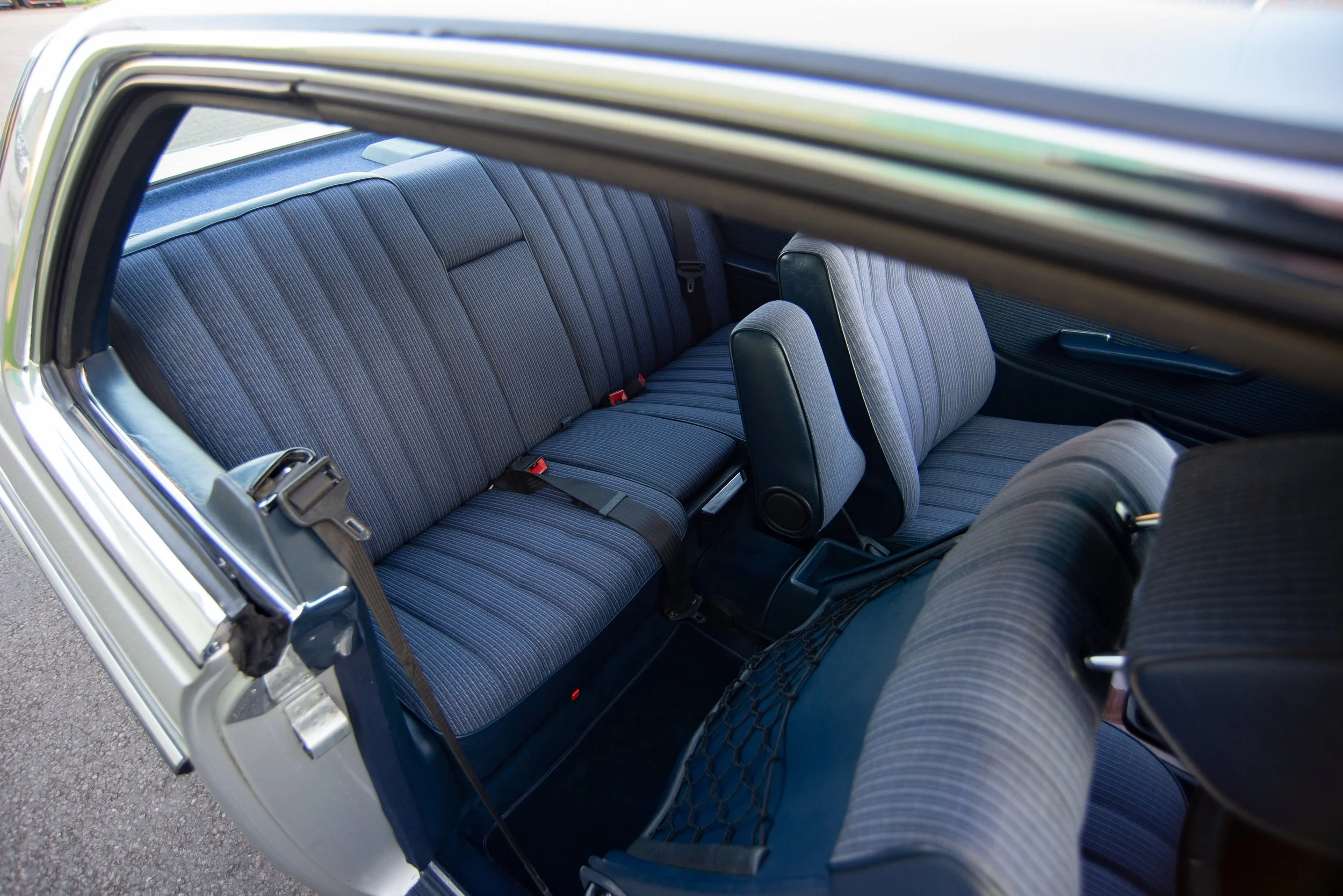 Mercedes 230CE 2-4.jpg