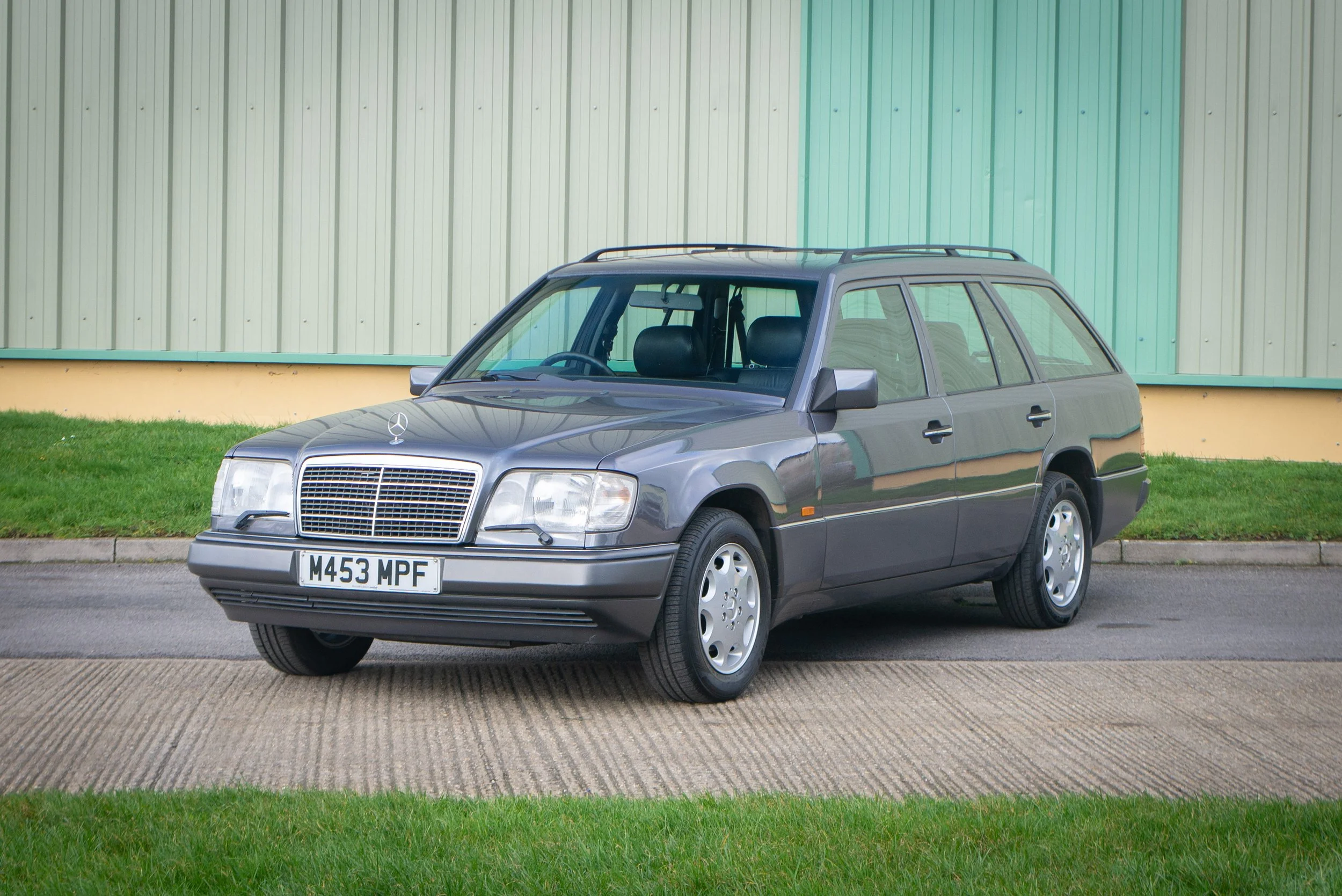 Mercedes E280-24.jpg