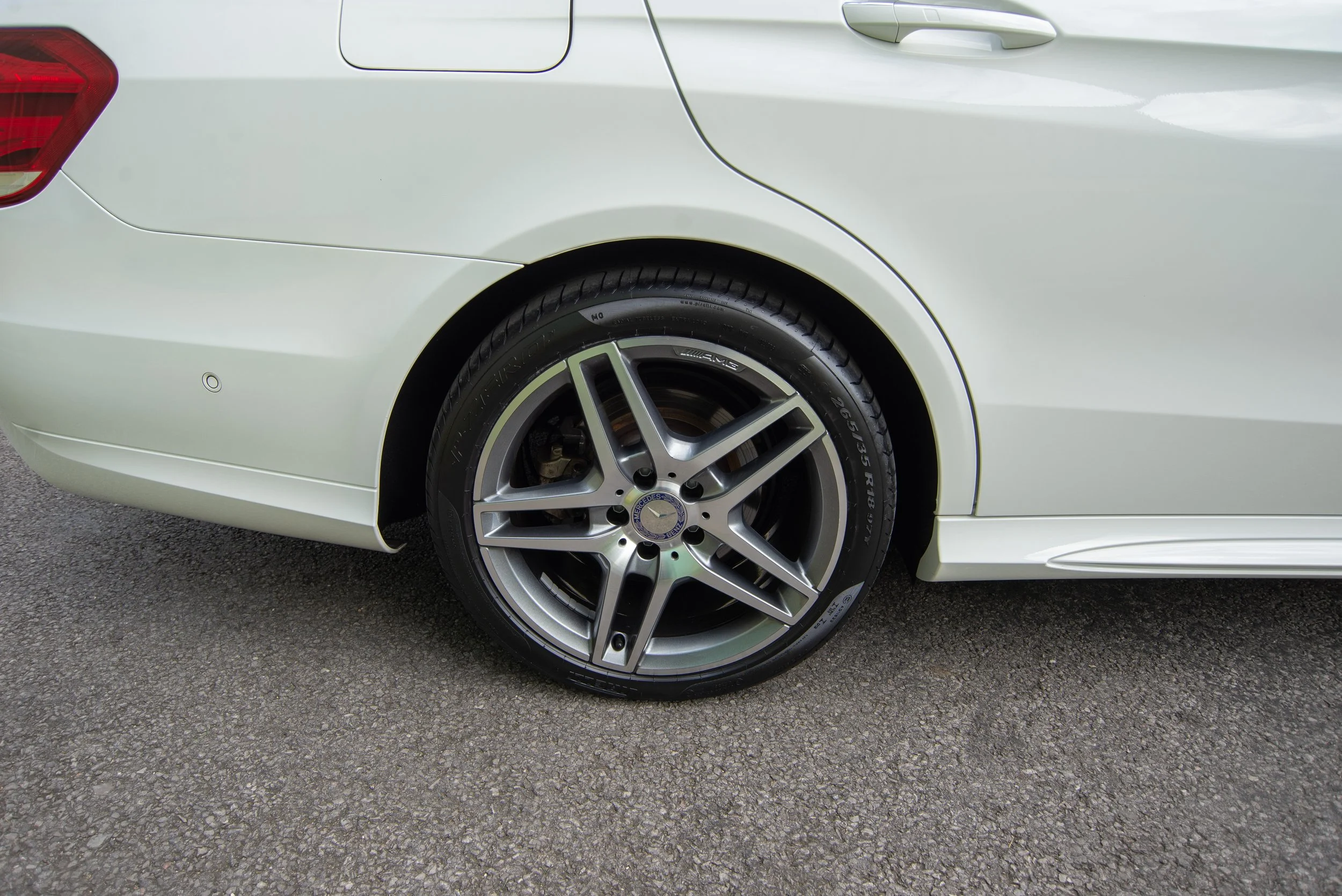 Mercedes E350 Estate-19.jpg