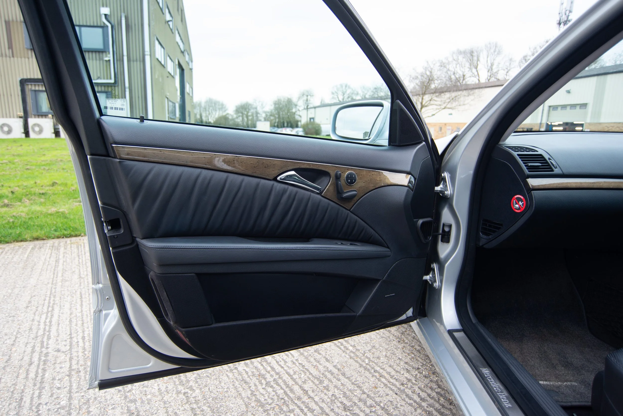 Mercedes E500-13.jpg