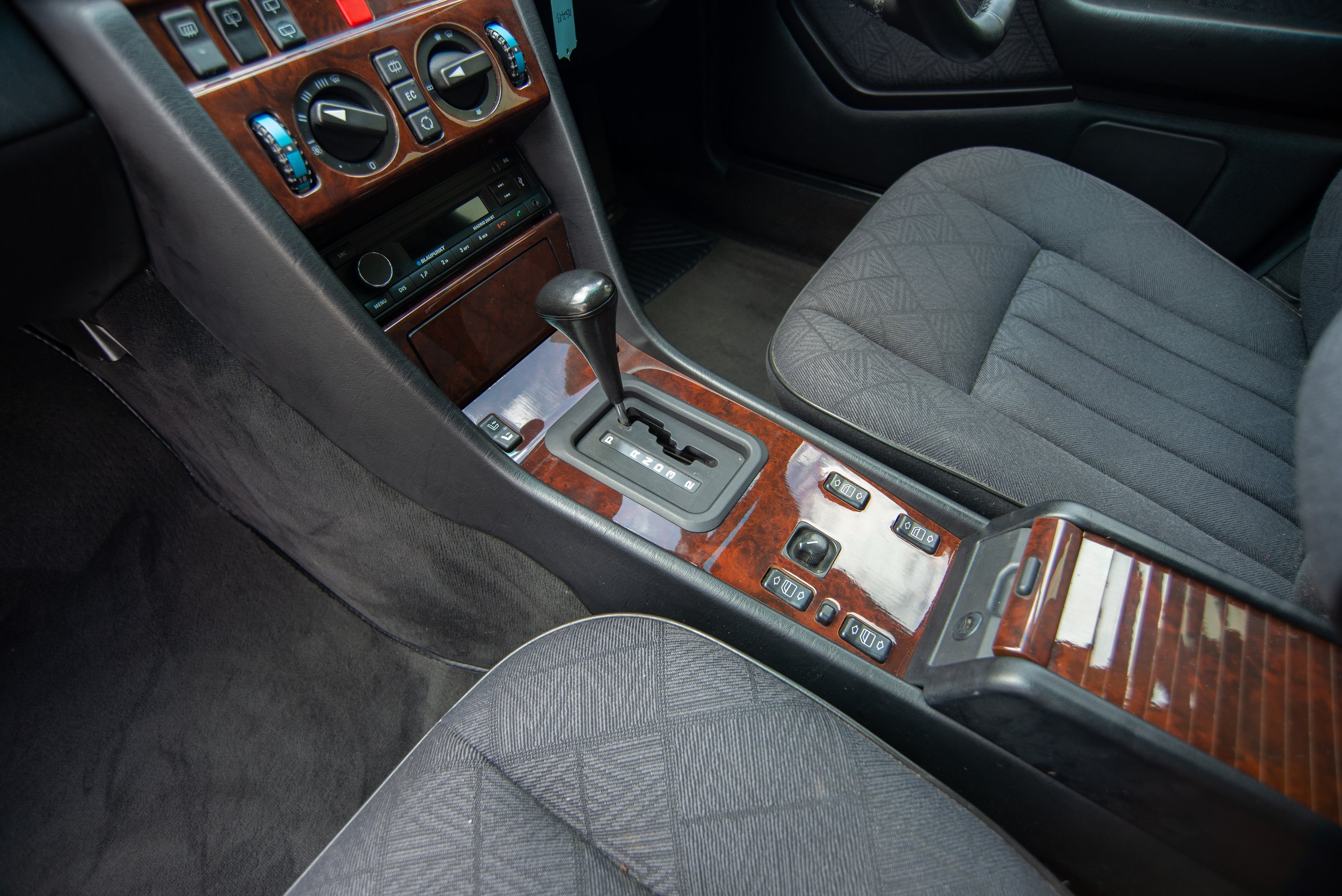 Mercedes E320 Estate-18.jpg