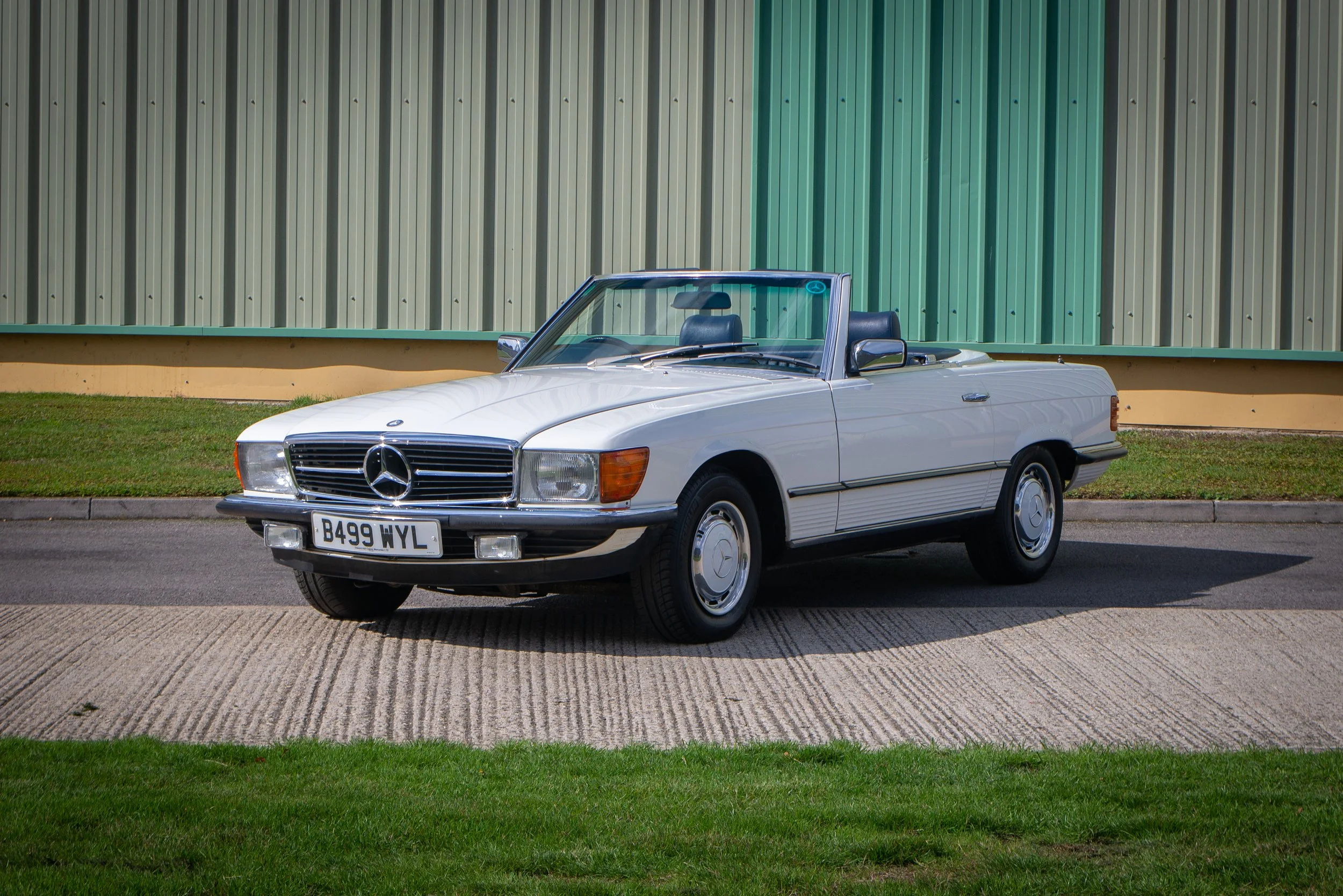 Mercedes 280SL-5.jpg