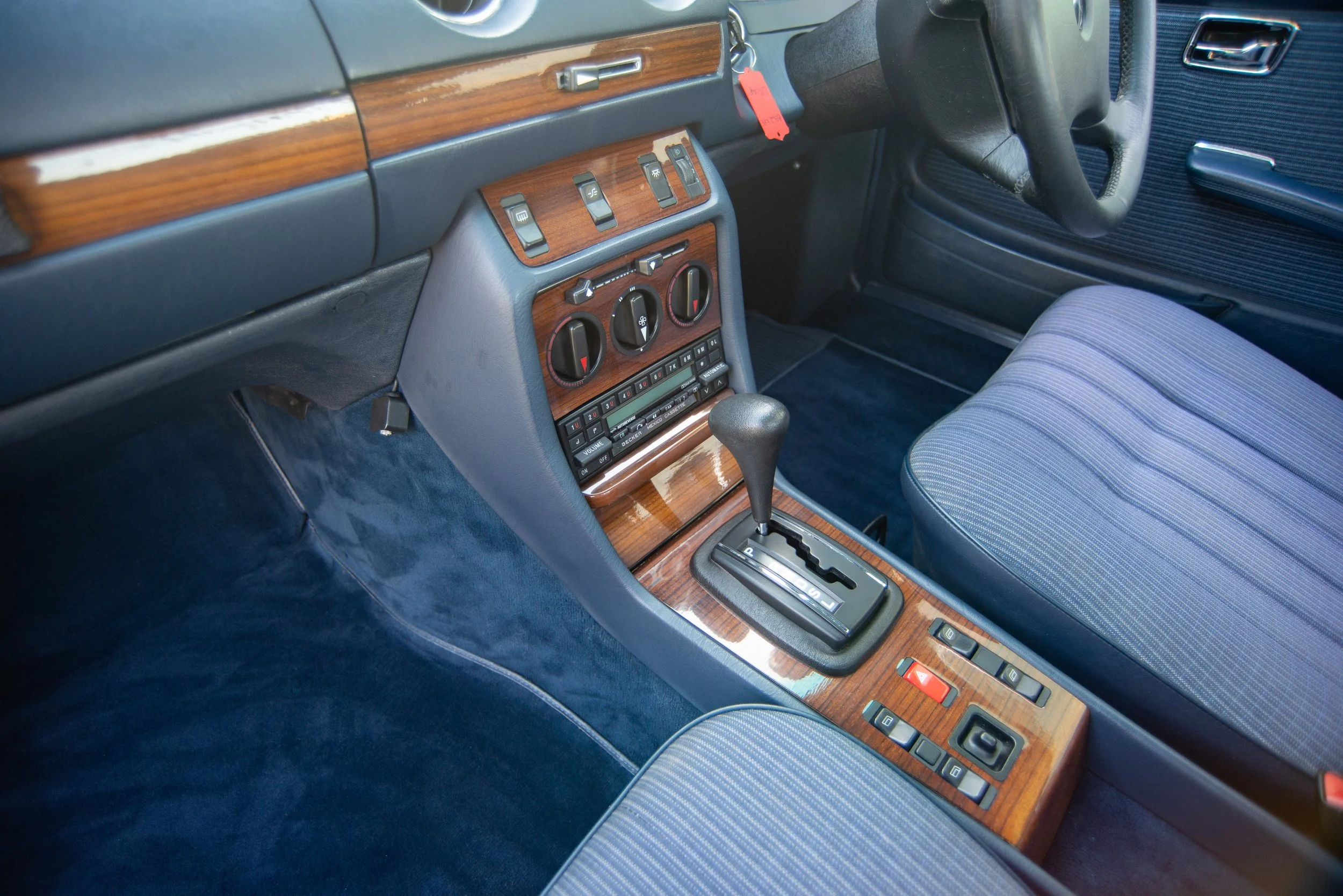Mercedes 230CE 2-9.jpg