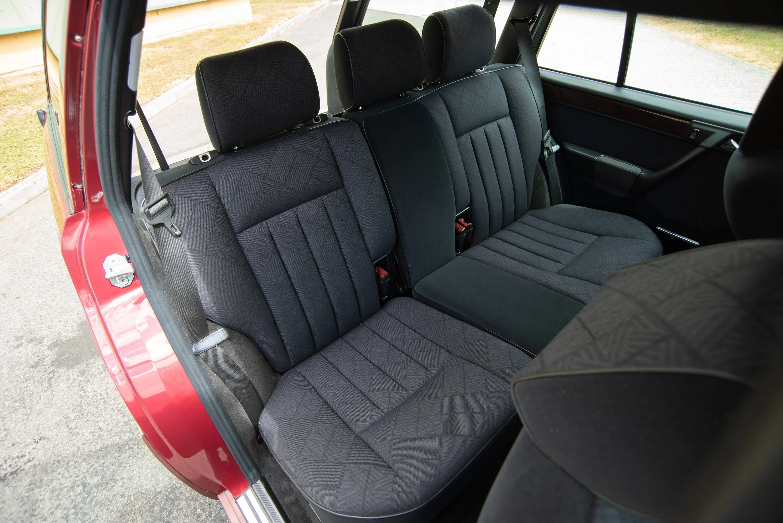 Mercedes E320 Estate-15.jpg