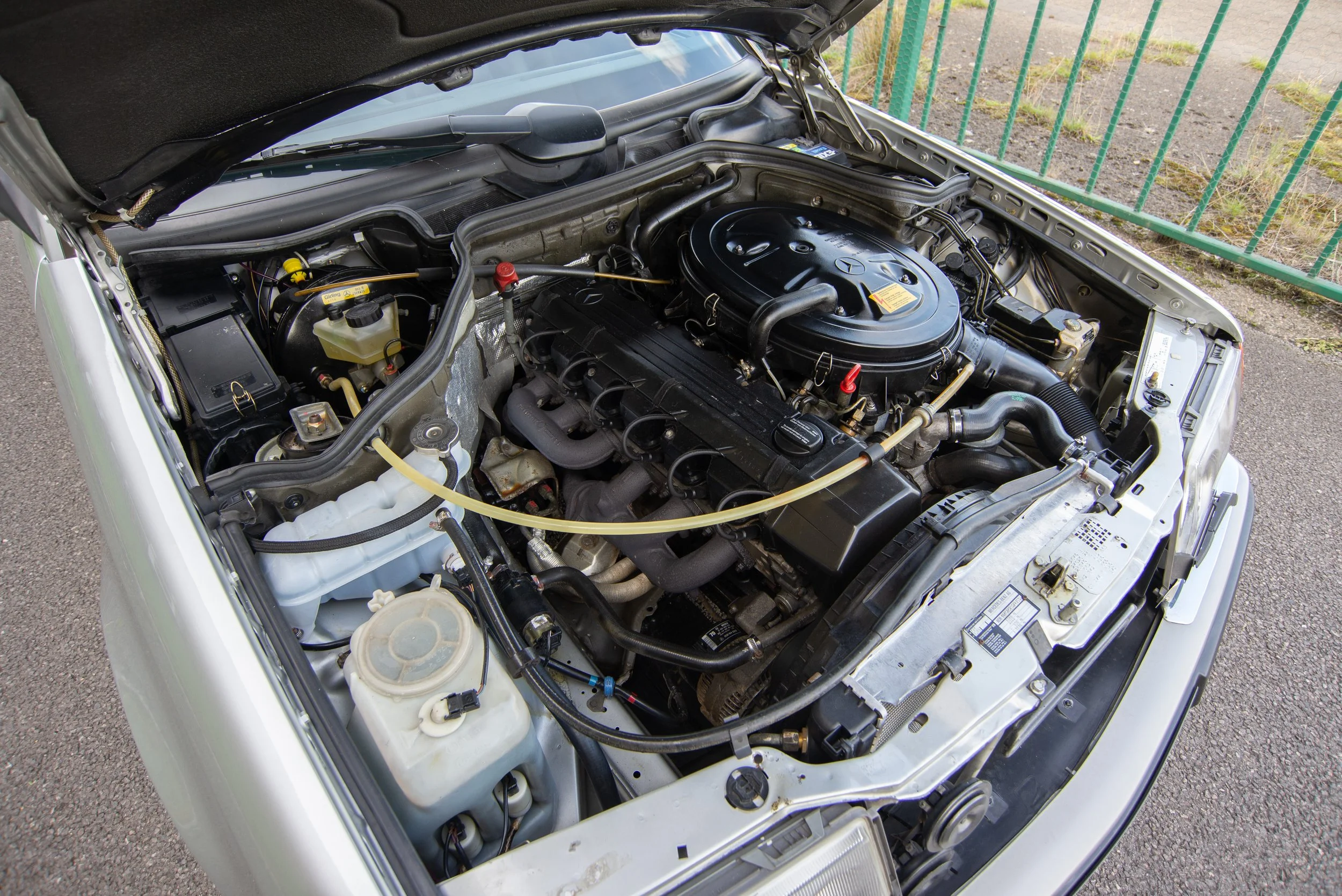 Mercedes 260E 2-26.jpg