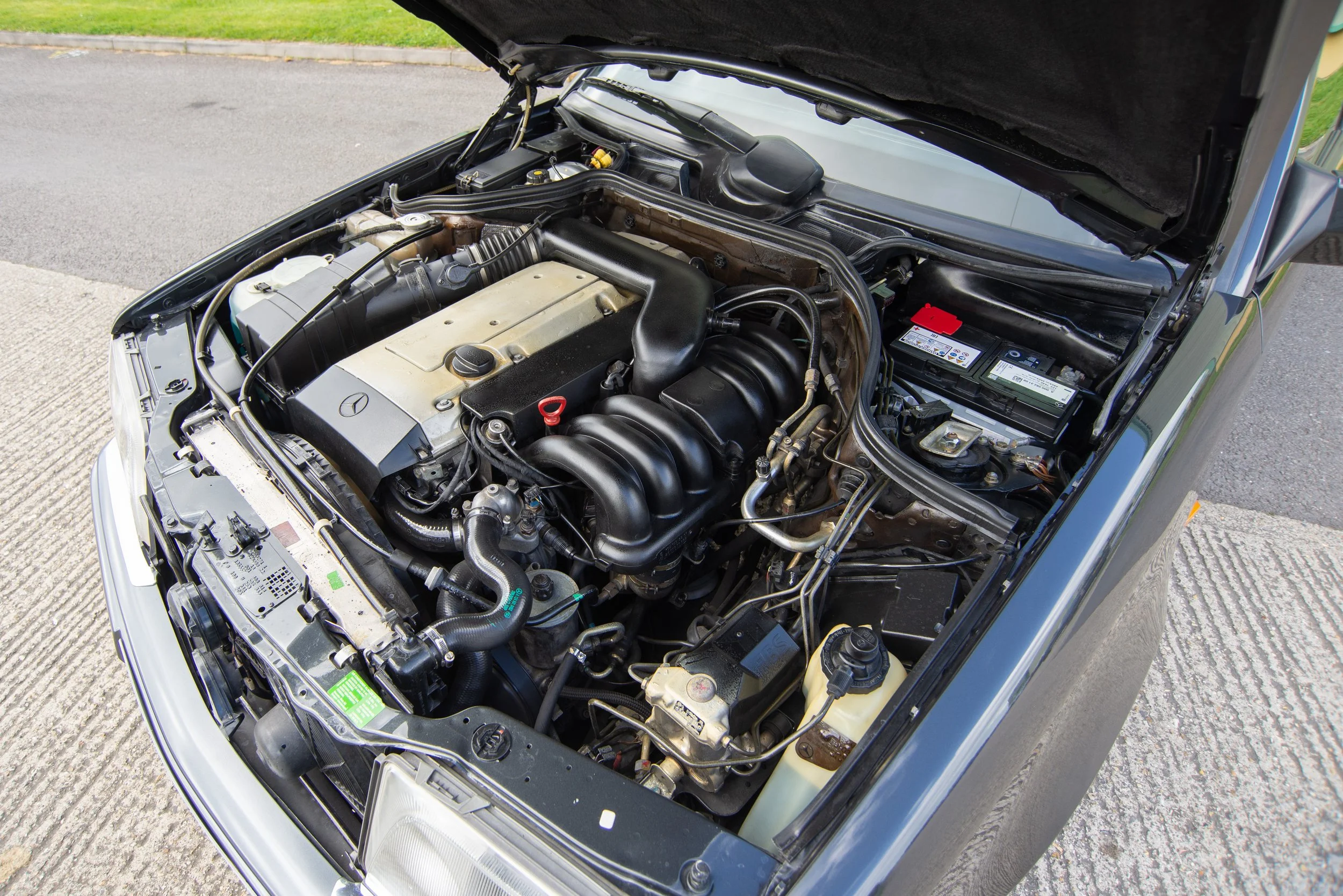 Mercedes E280 Estate-16.jpg