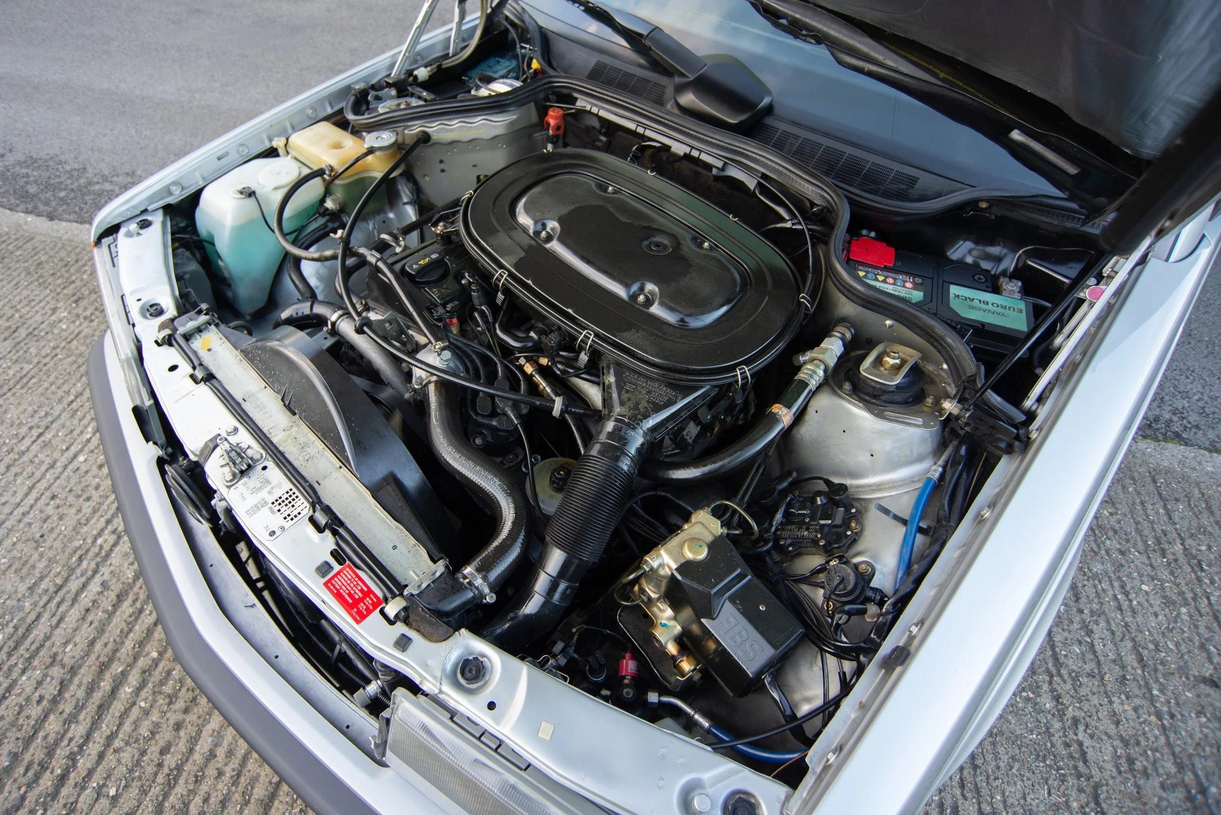 Mercedes 190E 2.0-13.jpg