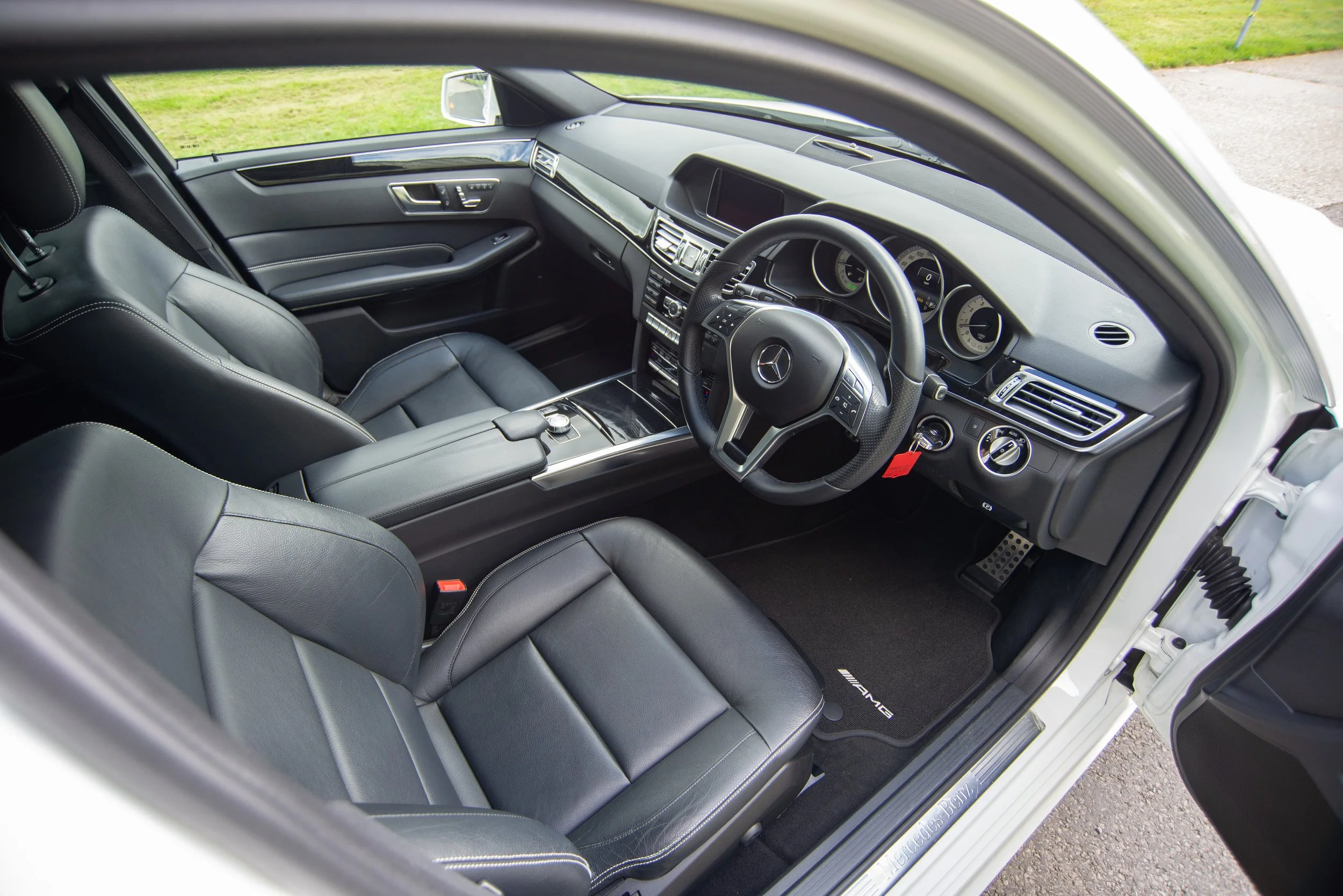 Mercedes E350 Estate-9.jpg