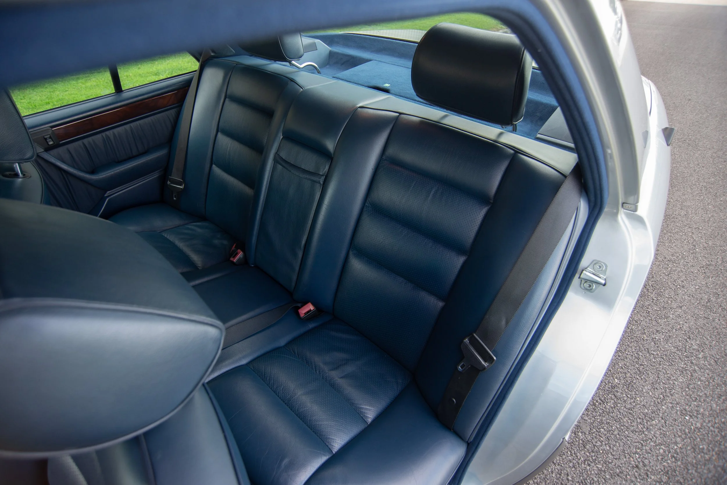 Mercedes 260E 2-18.jpg