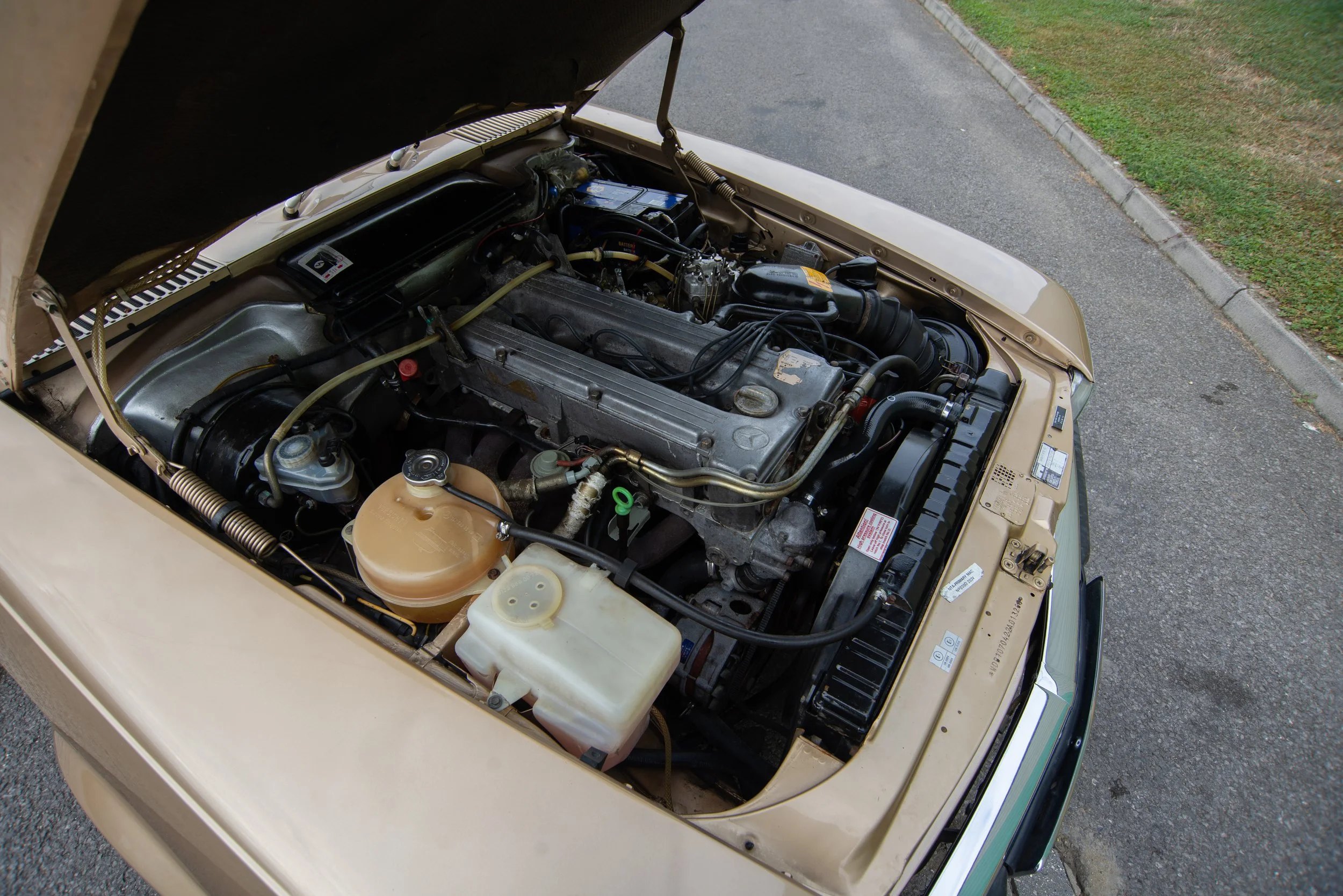 Mercedes 280SL-16.jpg