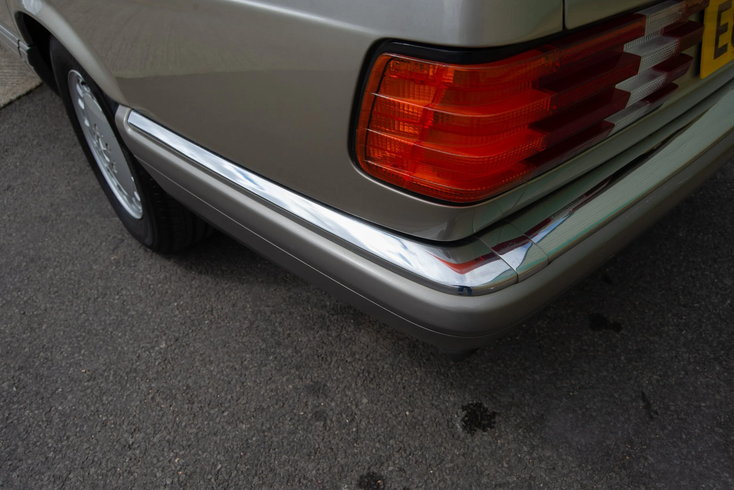 Mercedes 560SEL-27.jpg