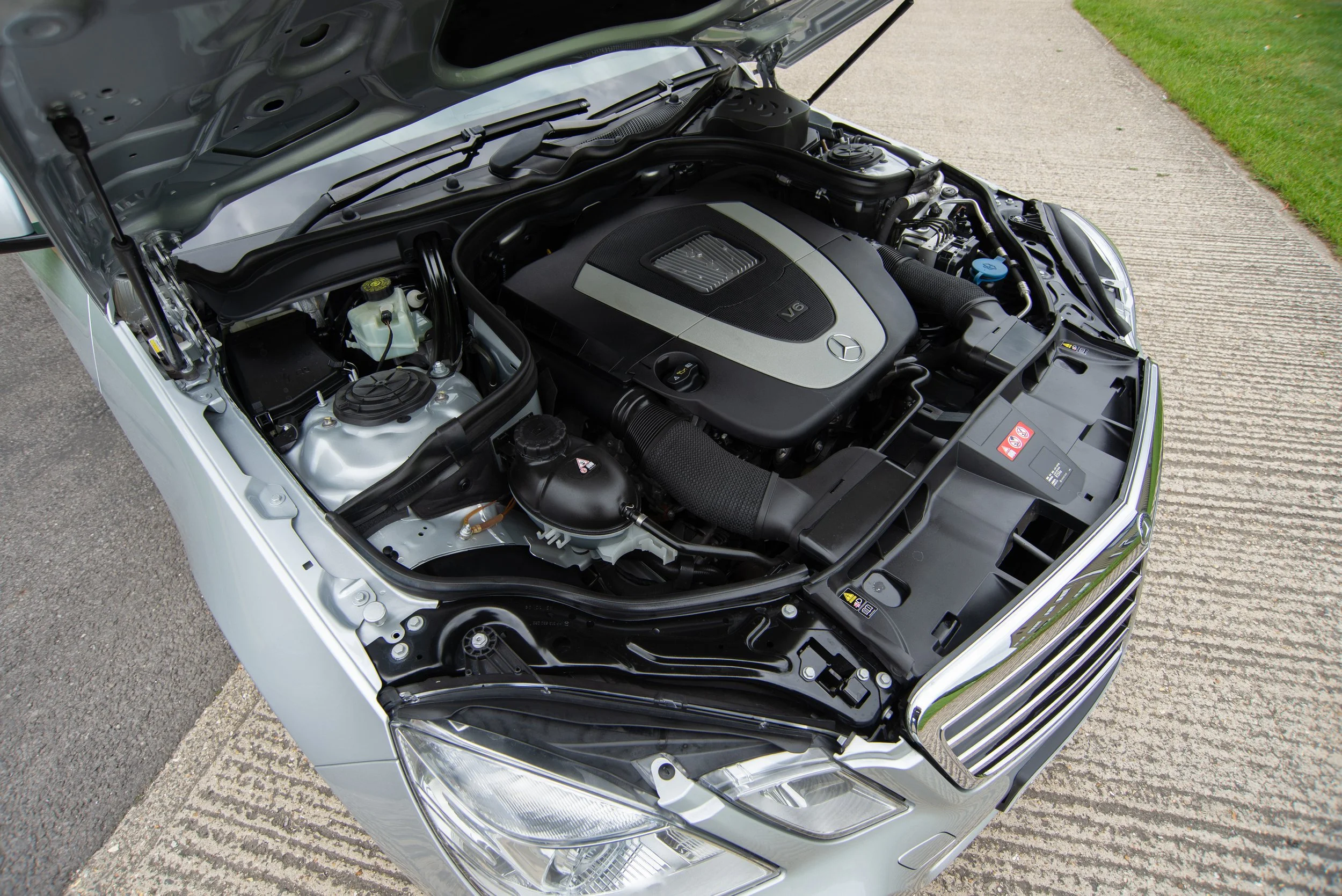 Mercedes E350 Estate 2-8.jpg