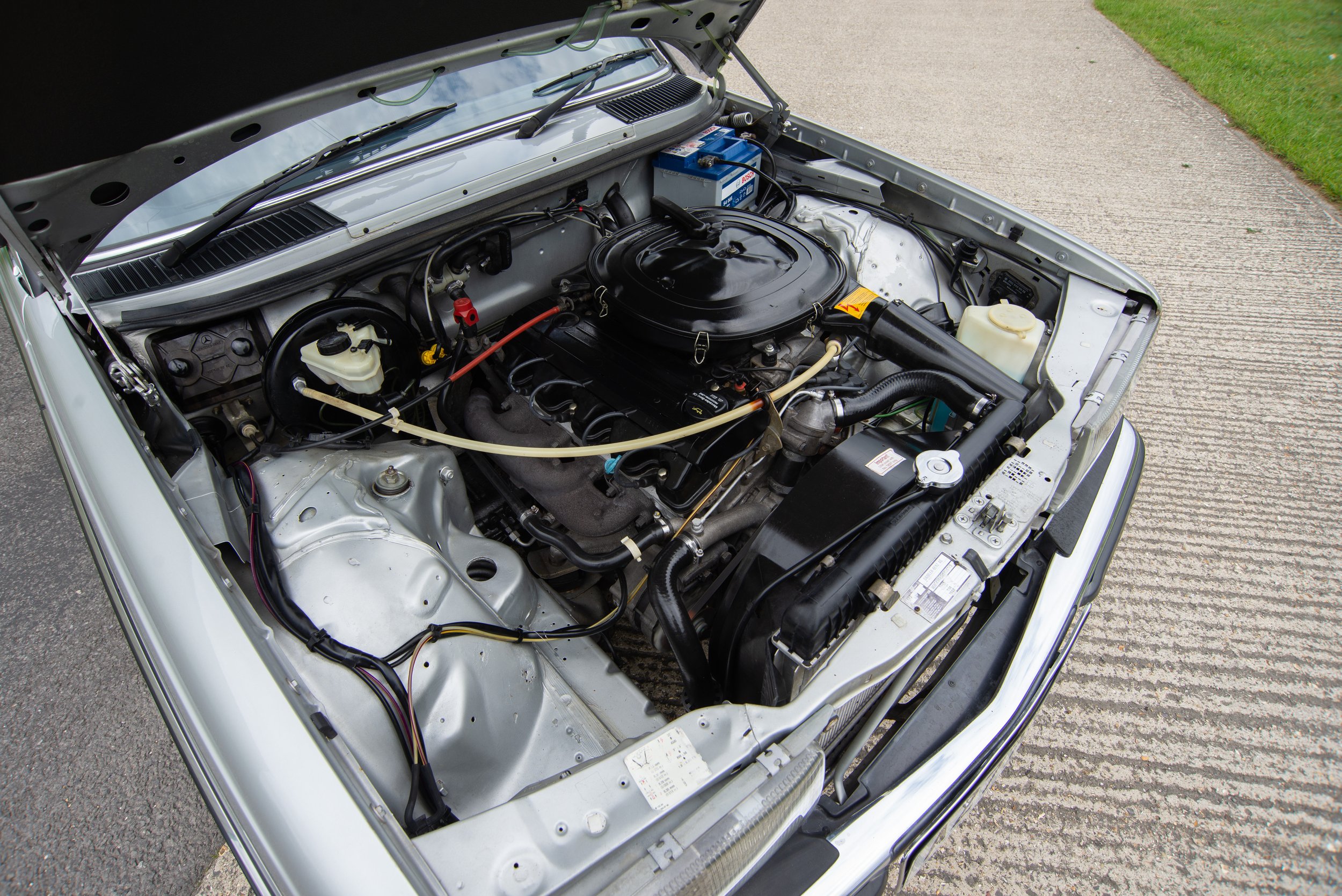 Mercedes 230E-3.jpg