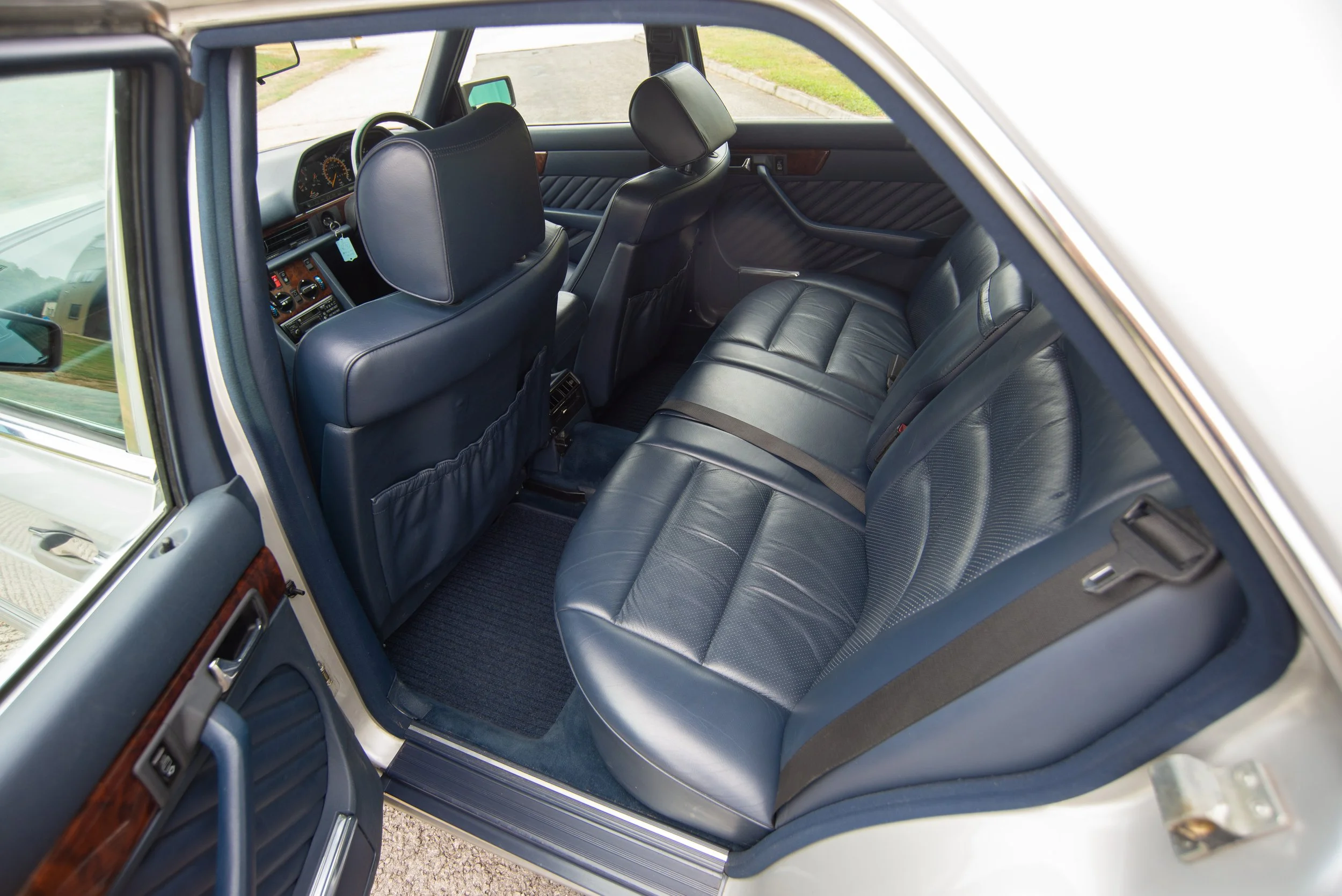 Mercedes 500SE-8.jpg