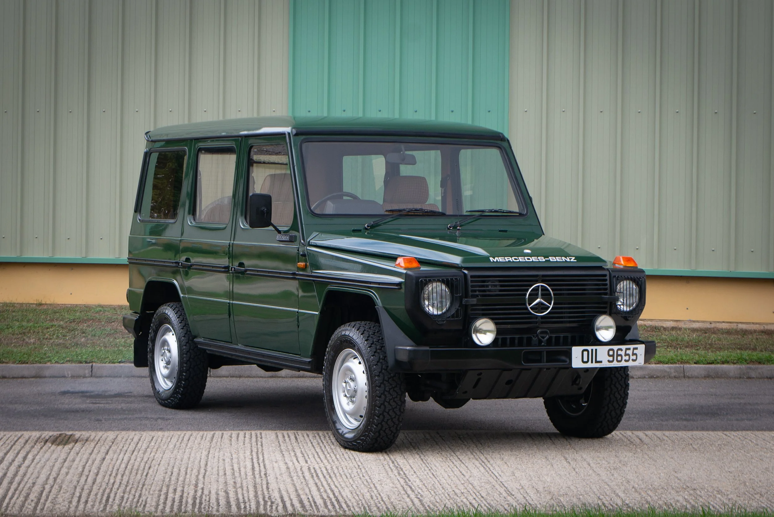 Mercedes 300GD-37.jpg