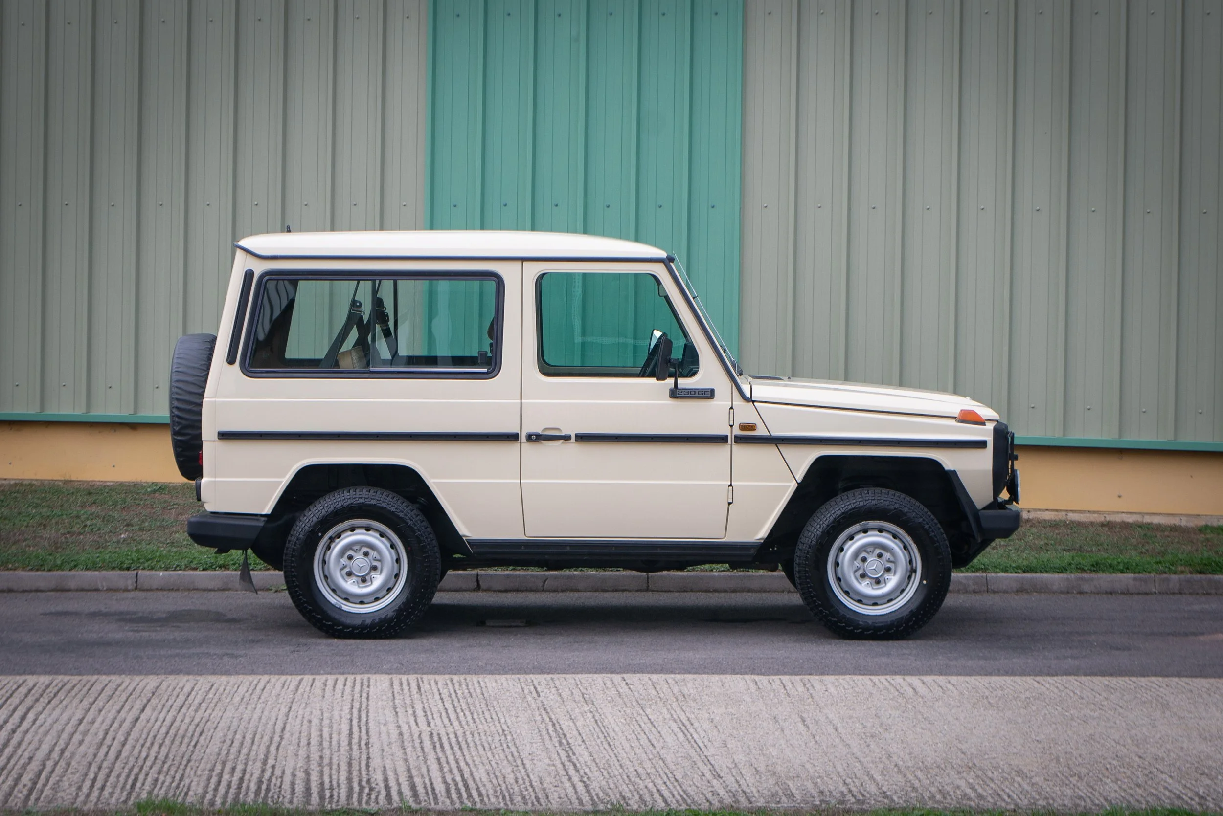 Mercedes 230GE-23.jpg