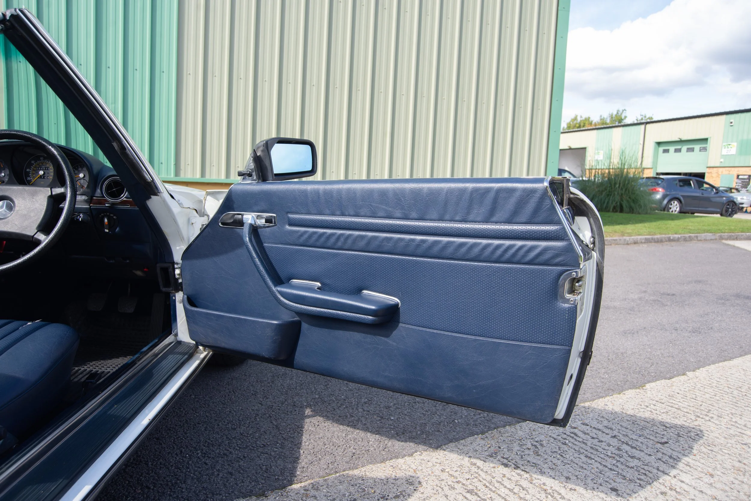 Mercedes 280SL-35.jpg