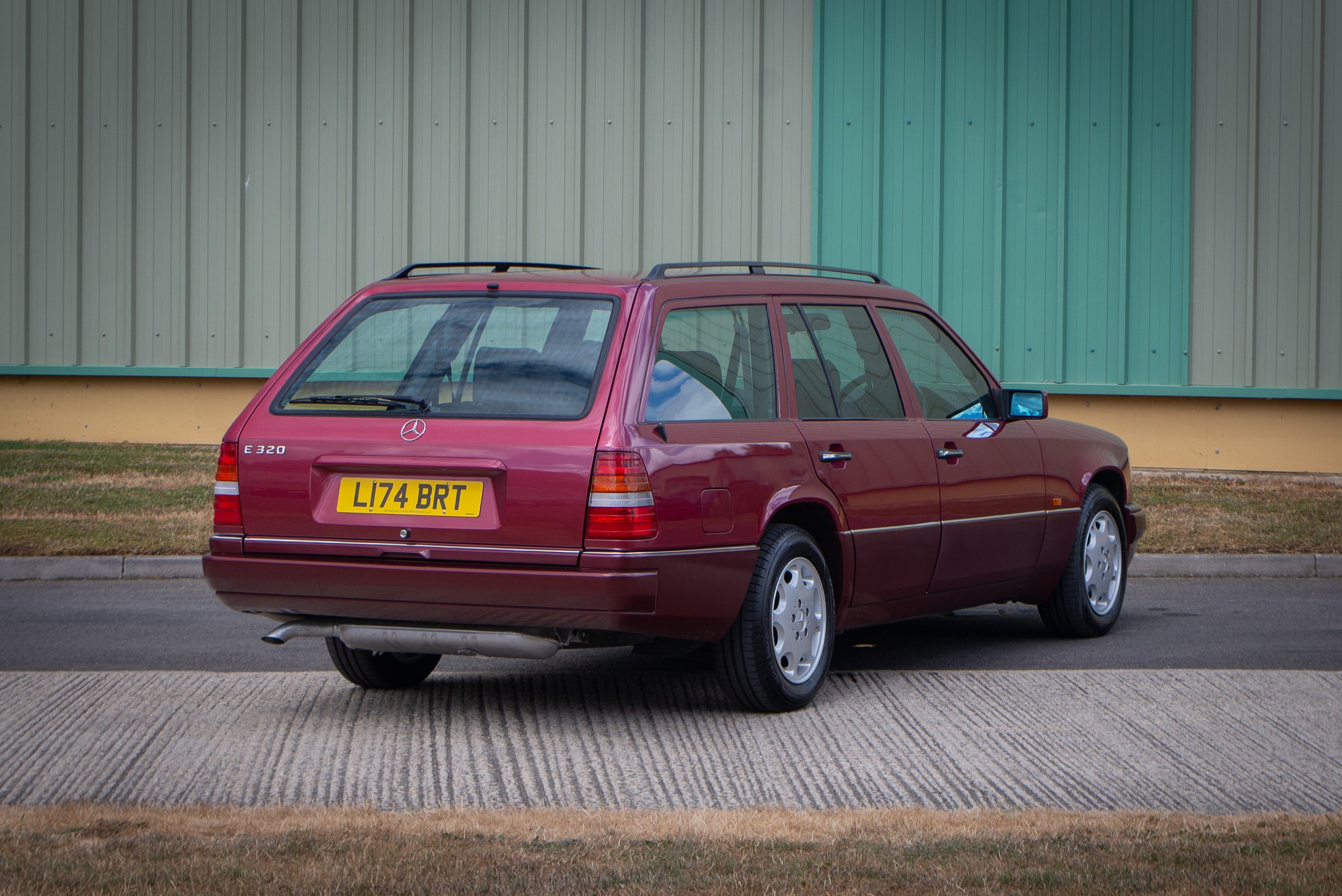 Mercedes E320 Estate-8.jpg