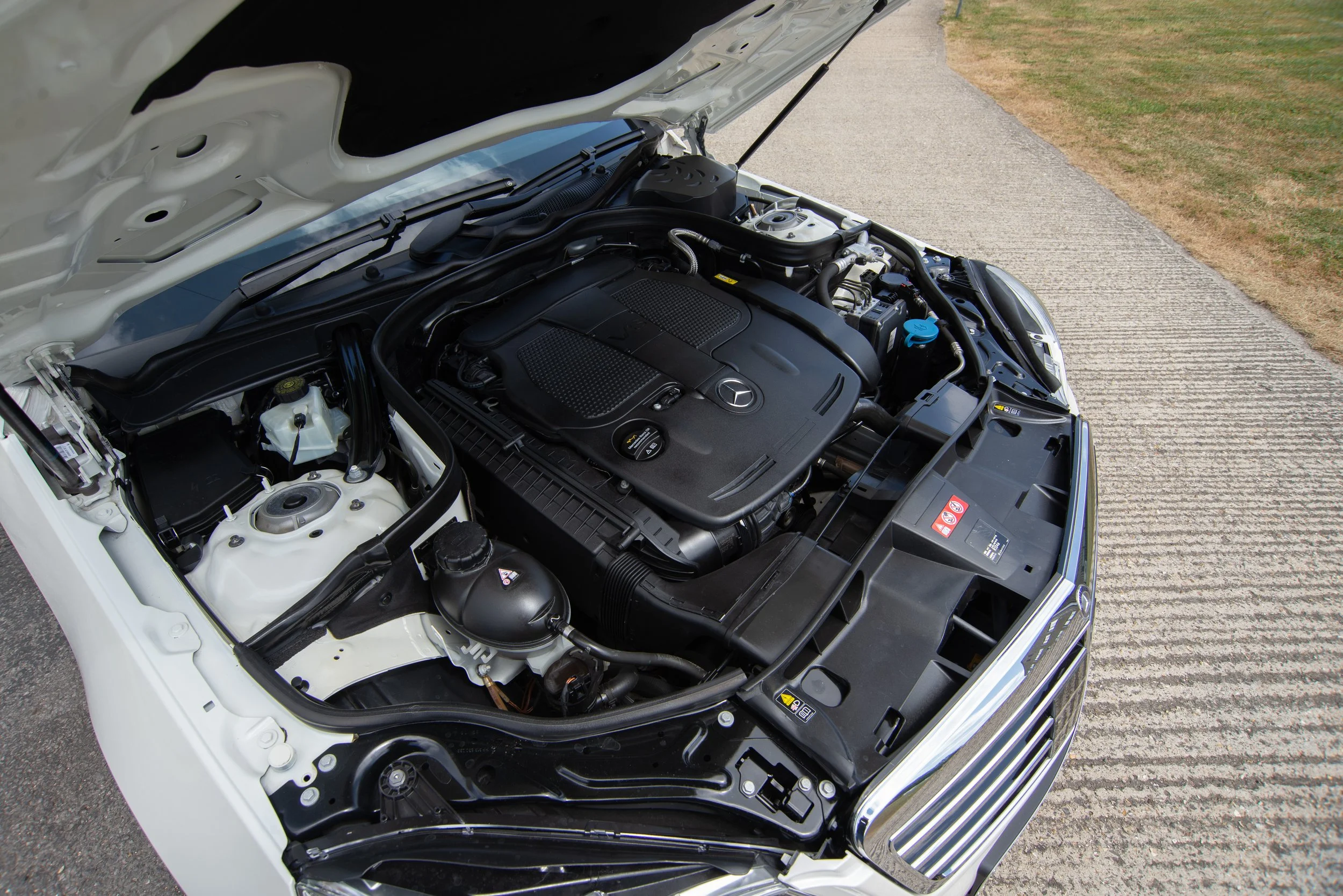 Mercedes E350 Estate 2-3.jpg
