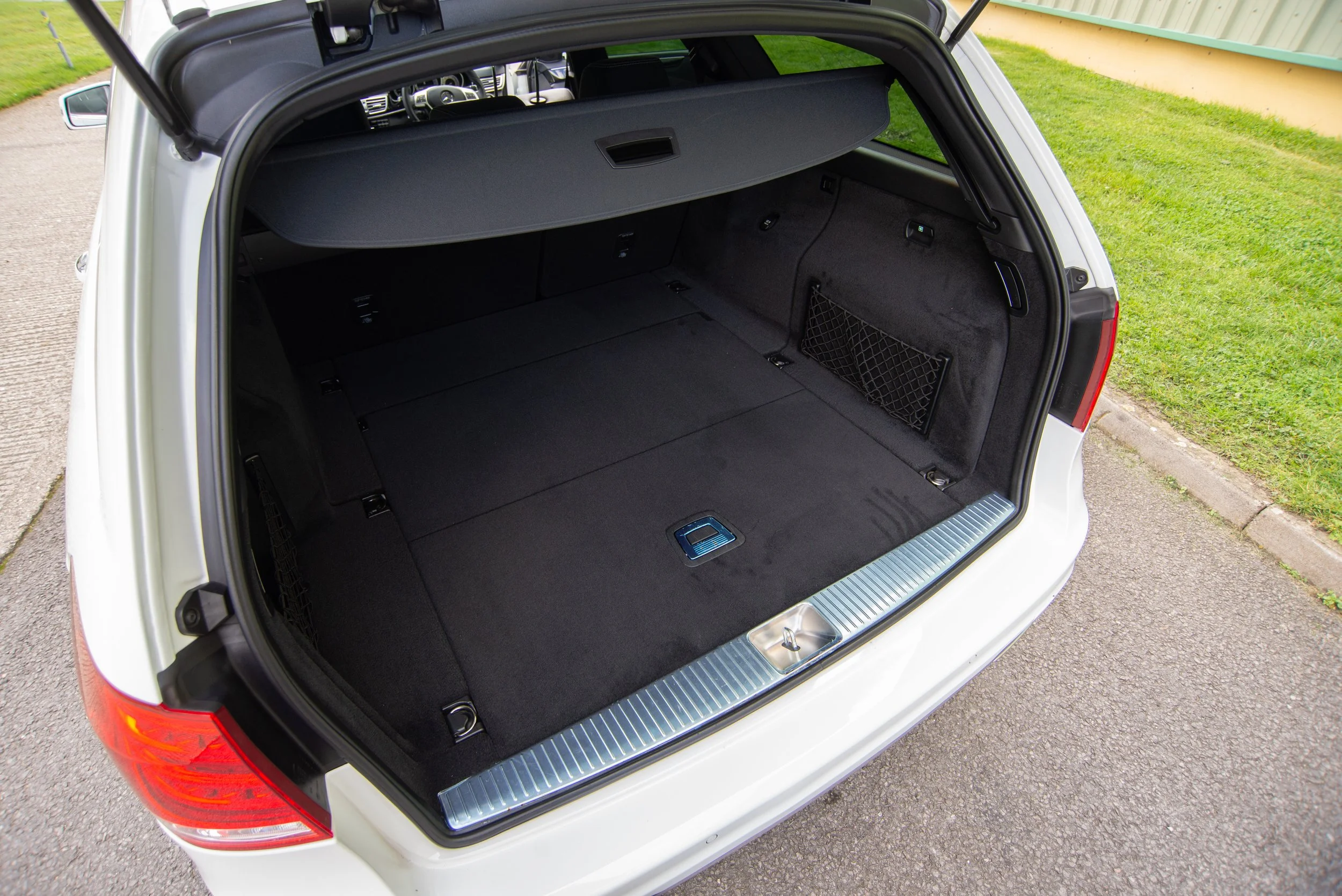 Mercedes E350 Estate-8.jpg