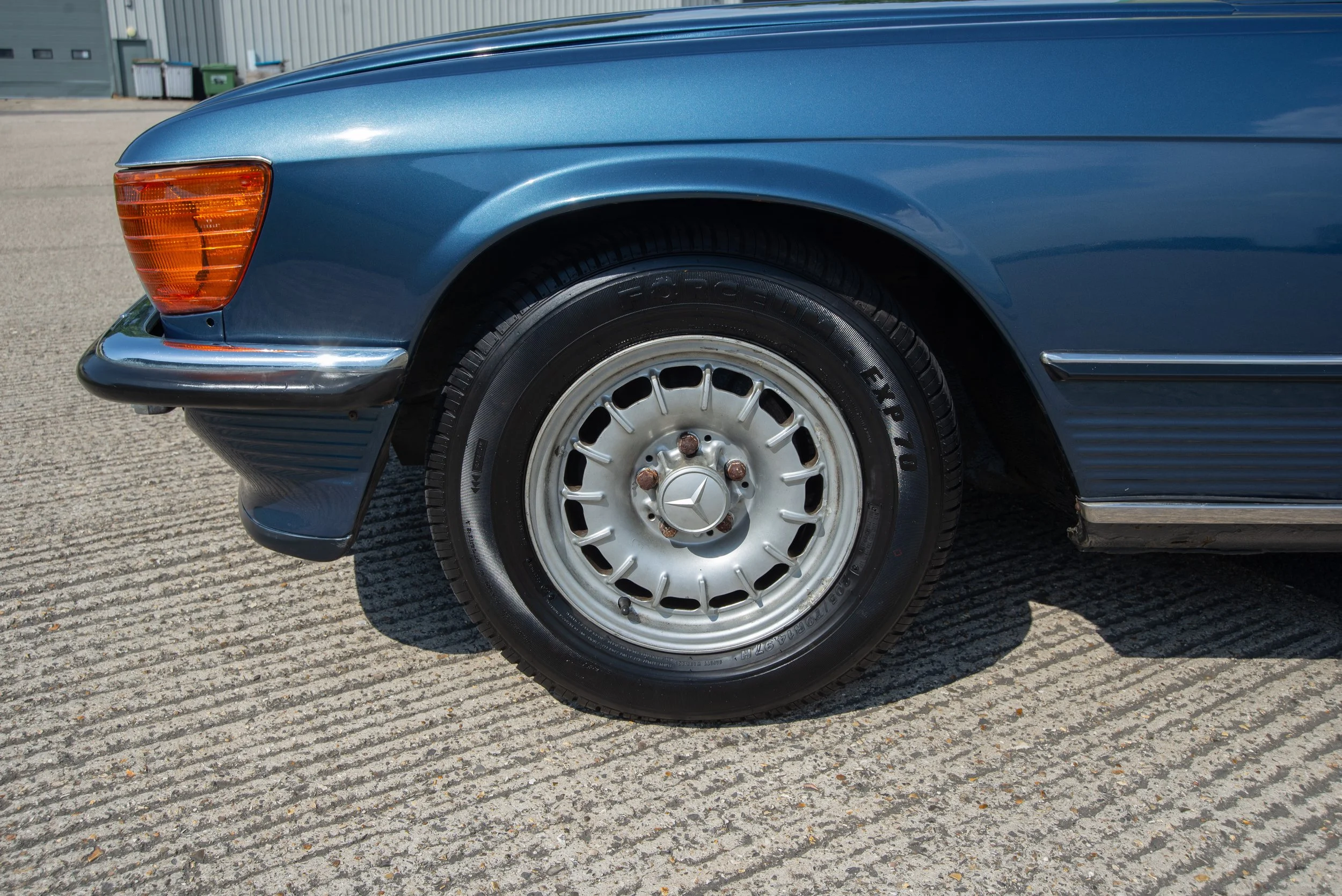 Mercedes 380SL-15.jpg