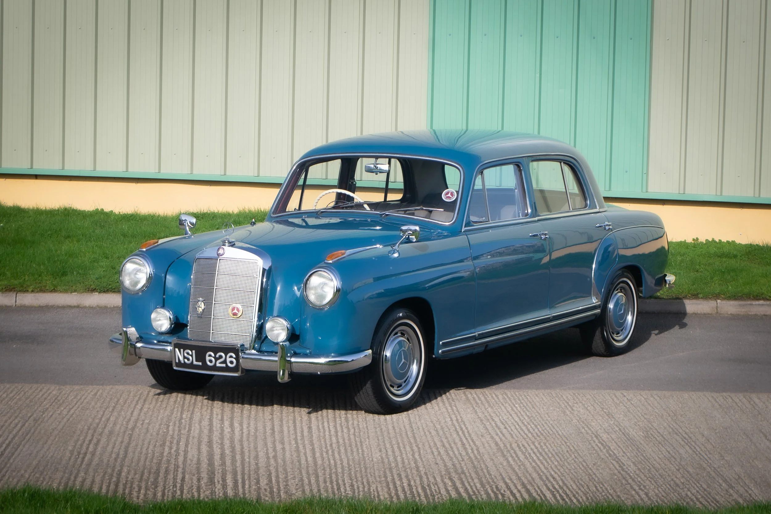 Mercedes 220-1-23.jpg