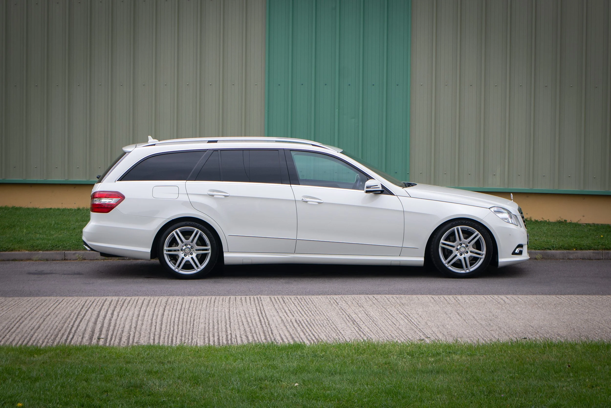 Mercedes E350 Estate-24.jpg