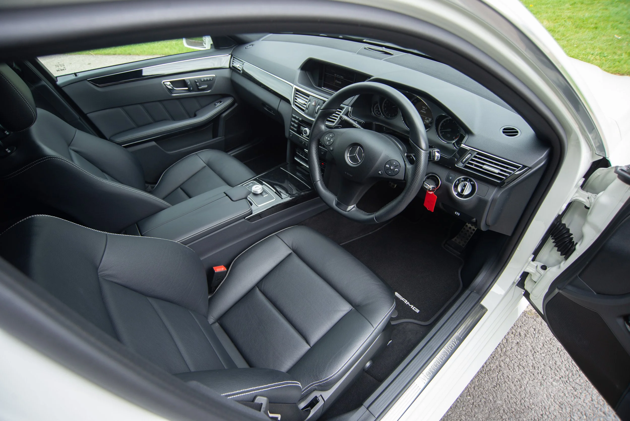 Mercedes E350 Estate-4.jpg