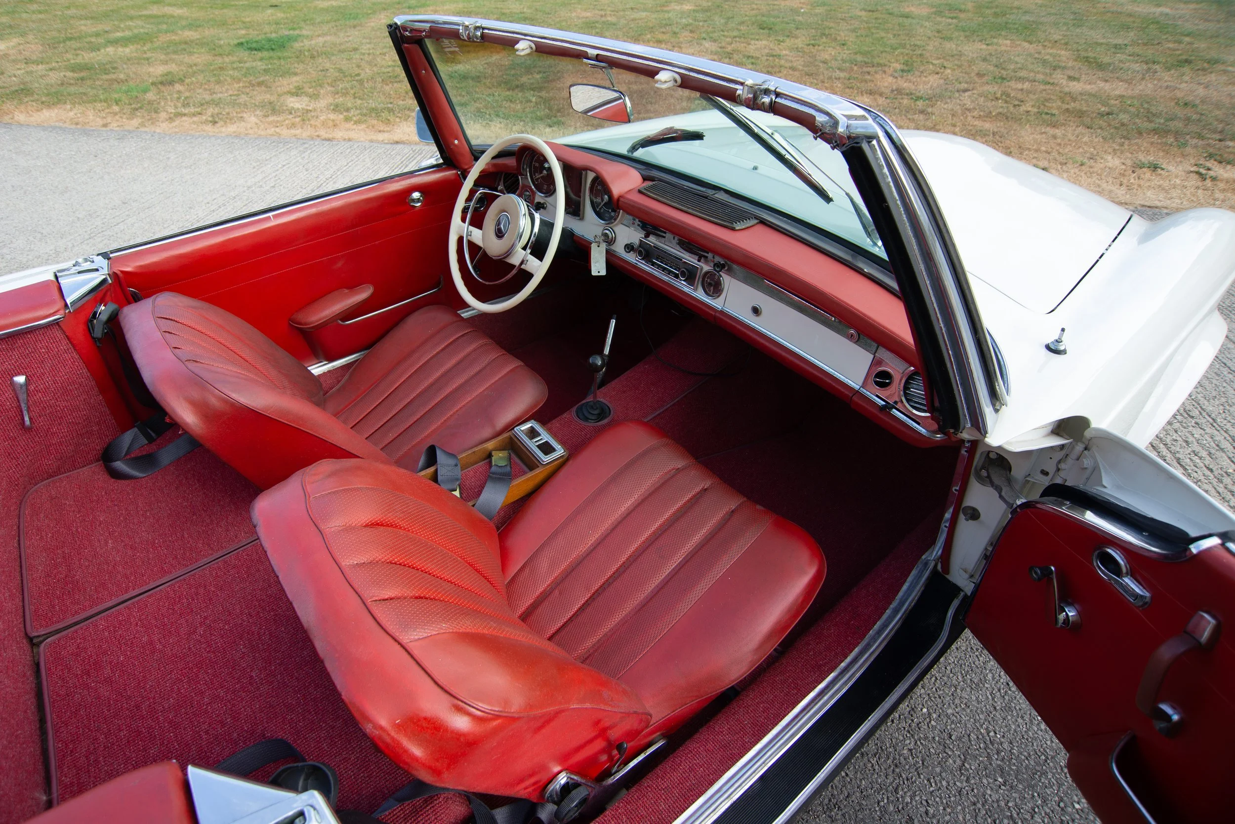 Mercedes 230SL-7.jpg