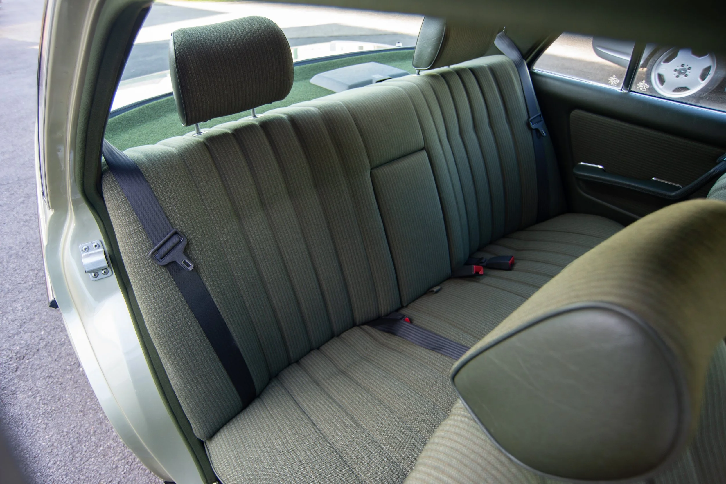 Mercedes 280E-7.jpg