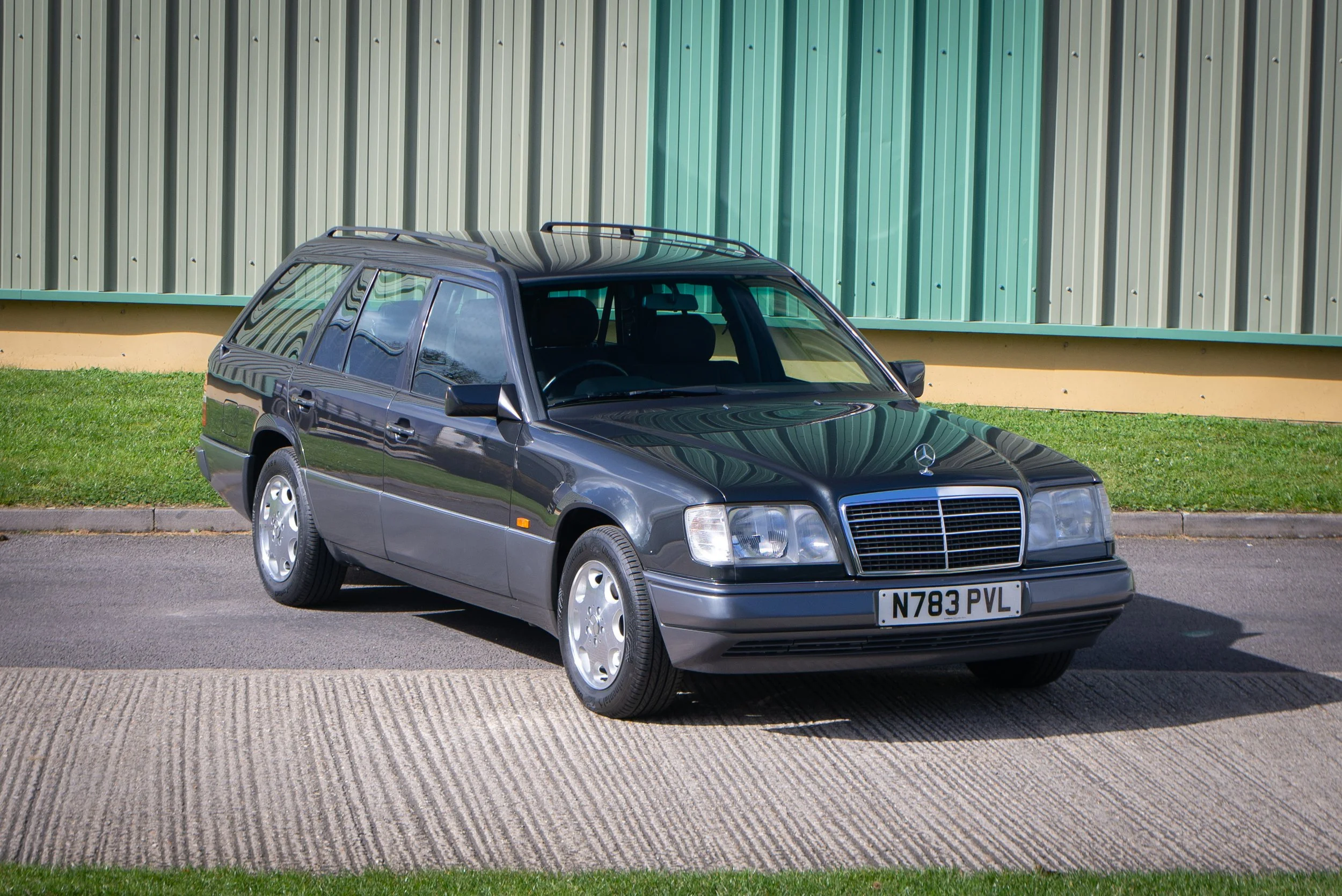 Mercedes E280 Estate-30.jpg