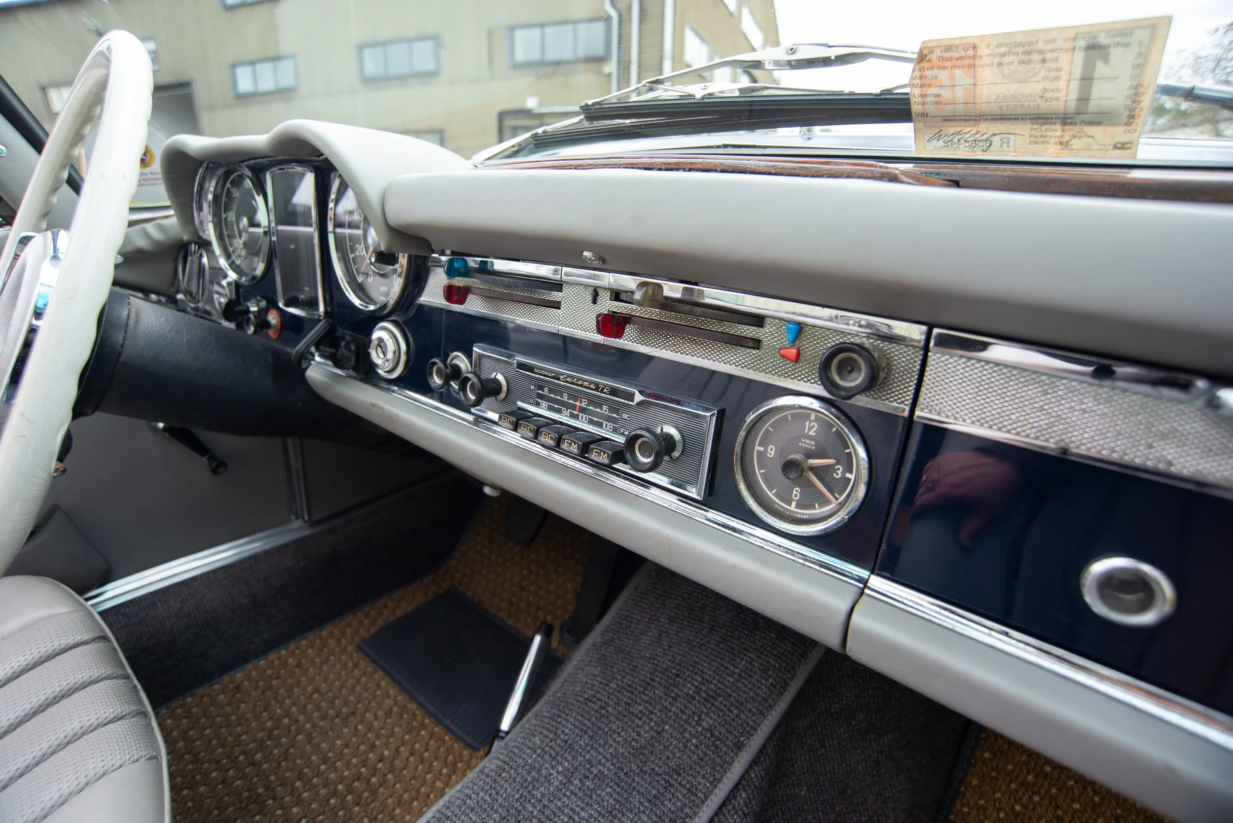 Mercedes 230SL-10.jpg