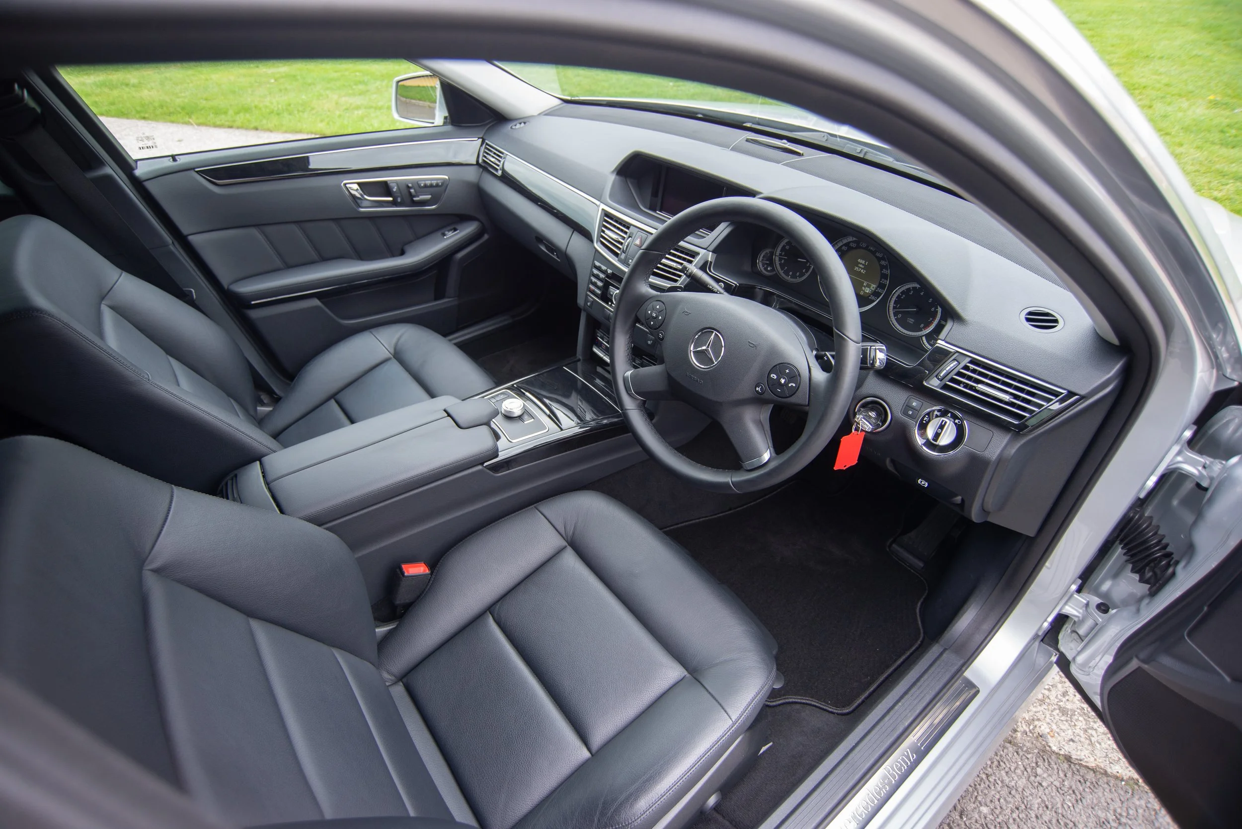 Mercedes E350 Estate-4.jpg