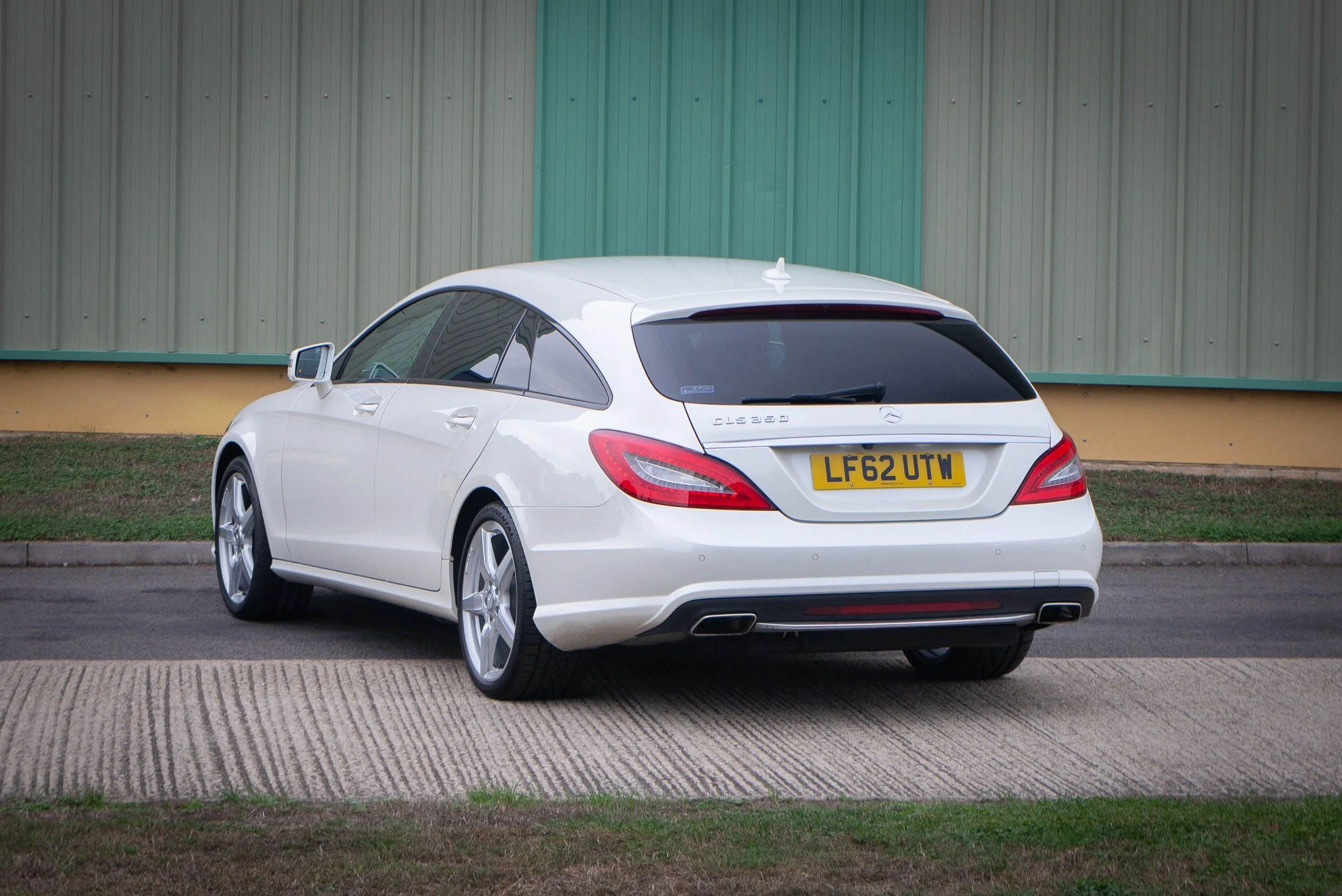 Mercedes CLS350 Shooting Brake 2-7.jpg