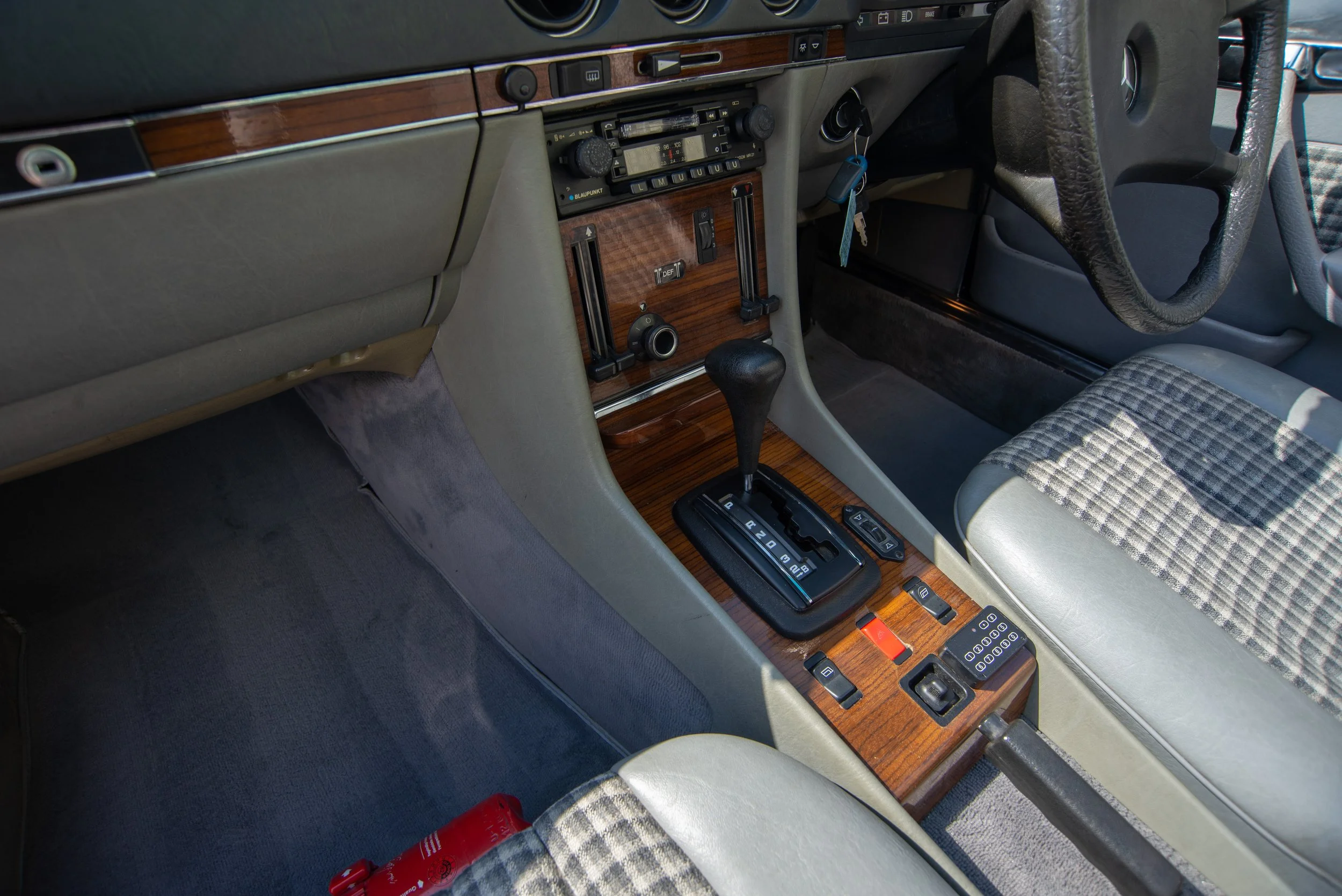 Mercedes 380SL-7.jpg