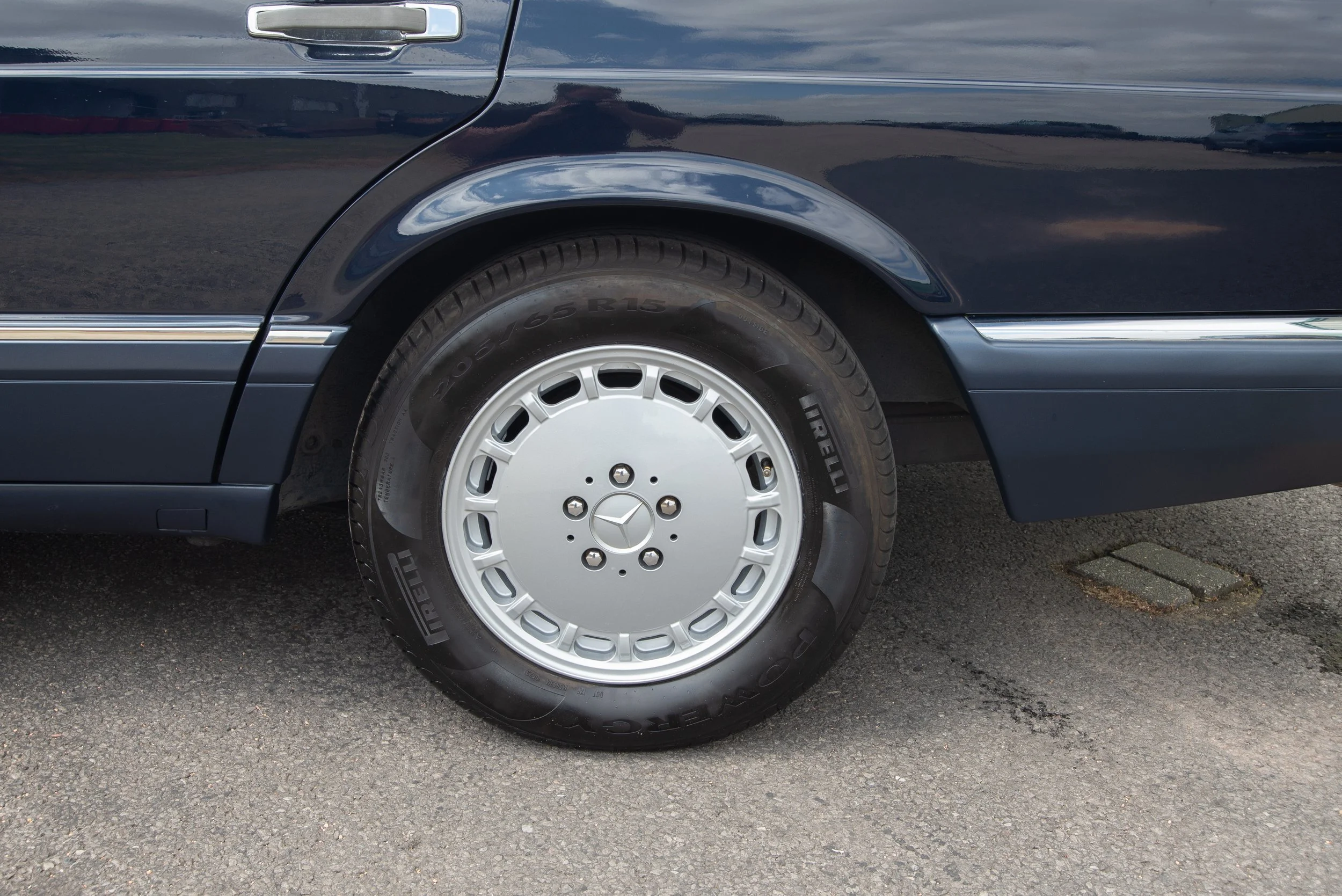 Mercedes 300SE-19.jpg