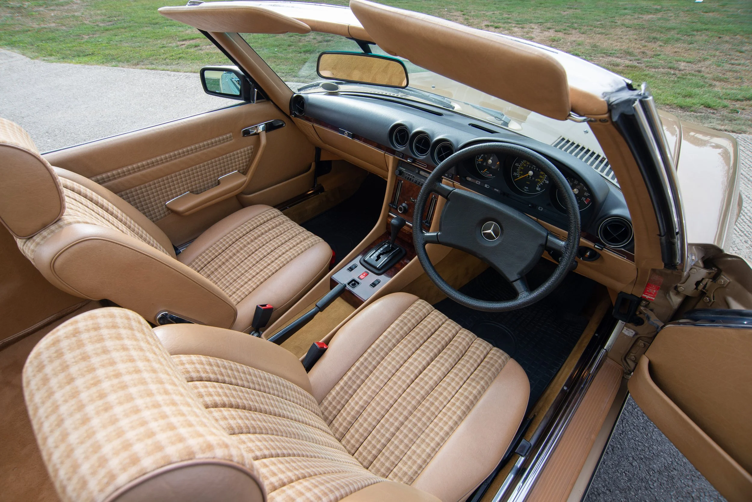 Mercedes 280SL-25.jpg
