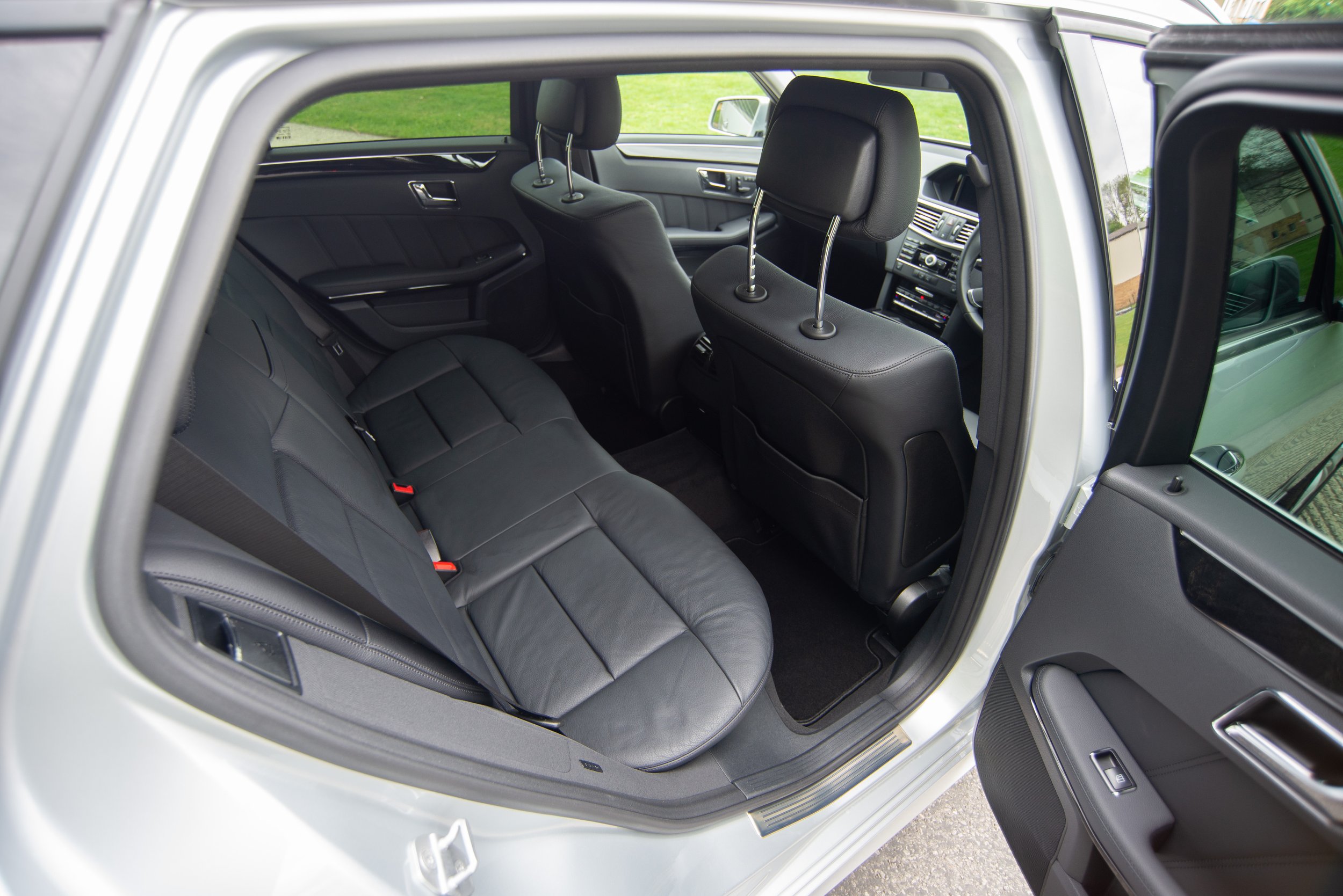 Mercedes E350 Estate-7.jpg
