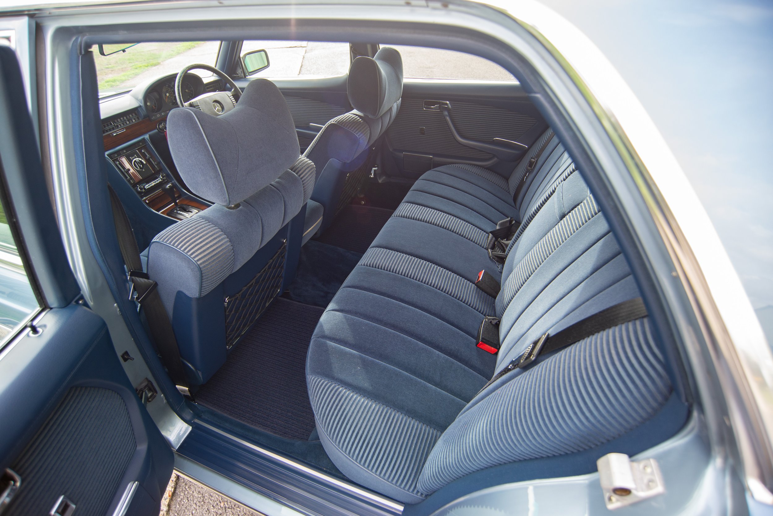 Mercedes 450SEL-7.jpg