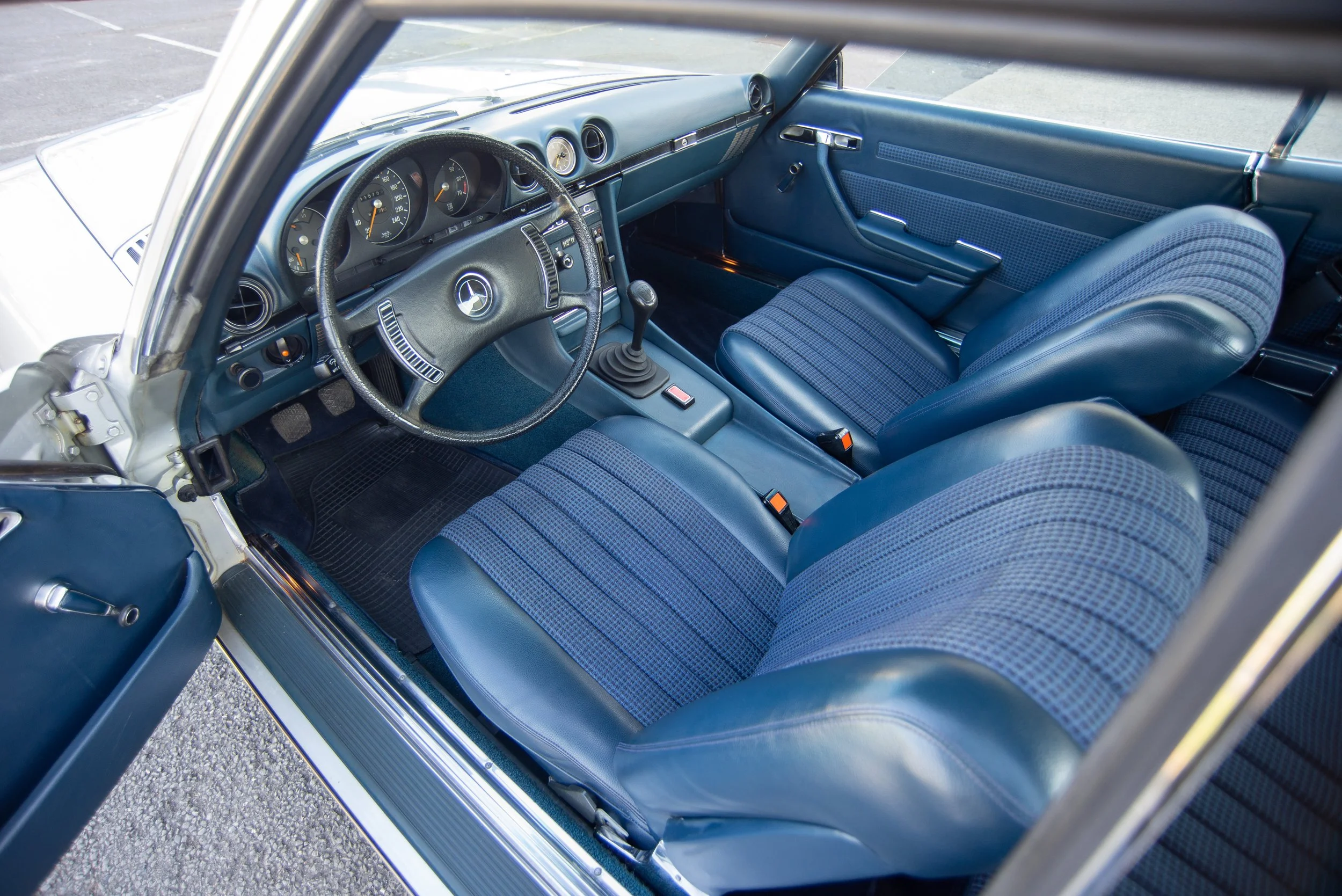 Mercedes 350SLC.jpg