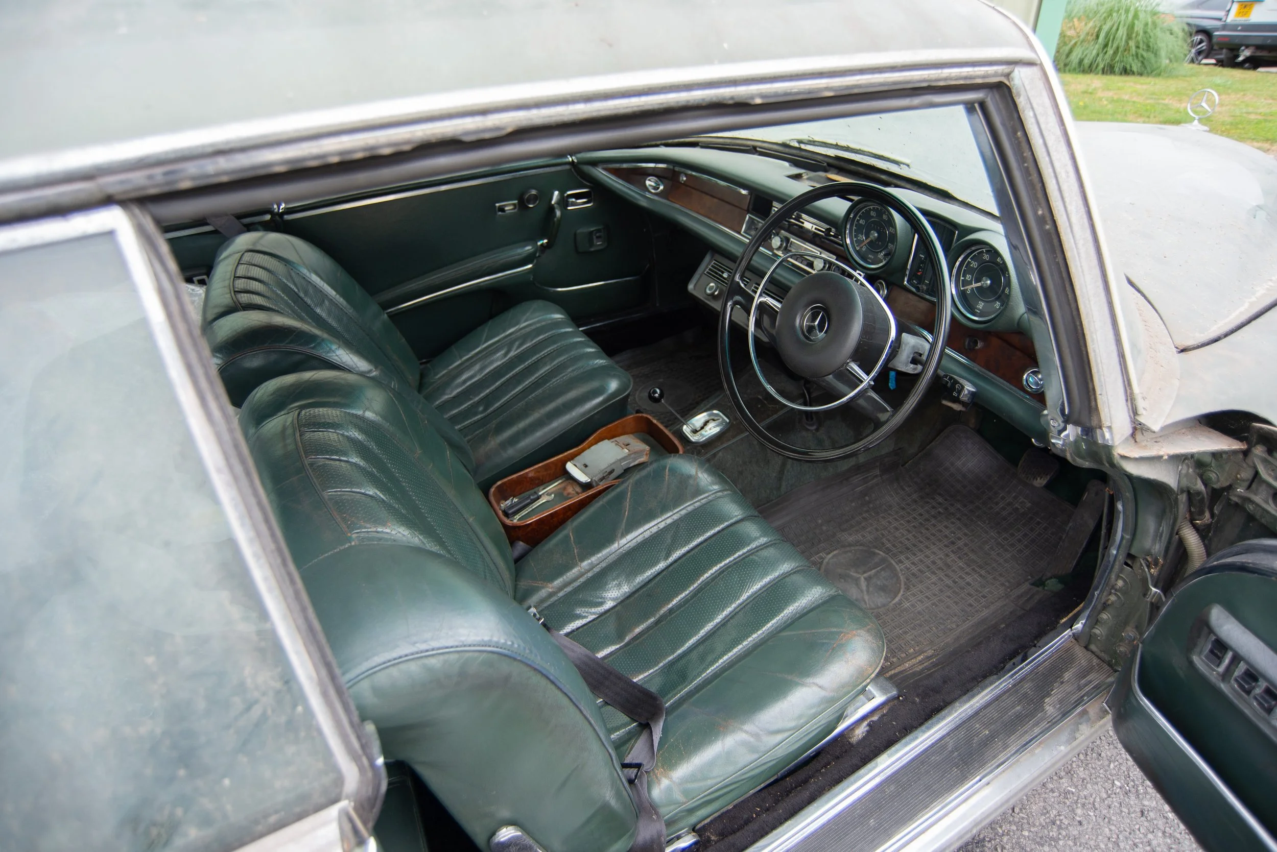 Mercedes 280SE Coupe-24.jpg