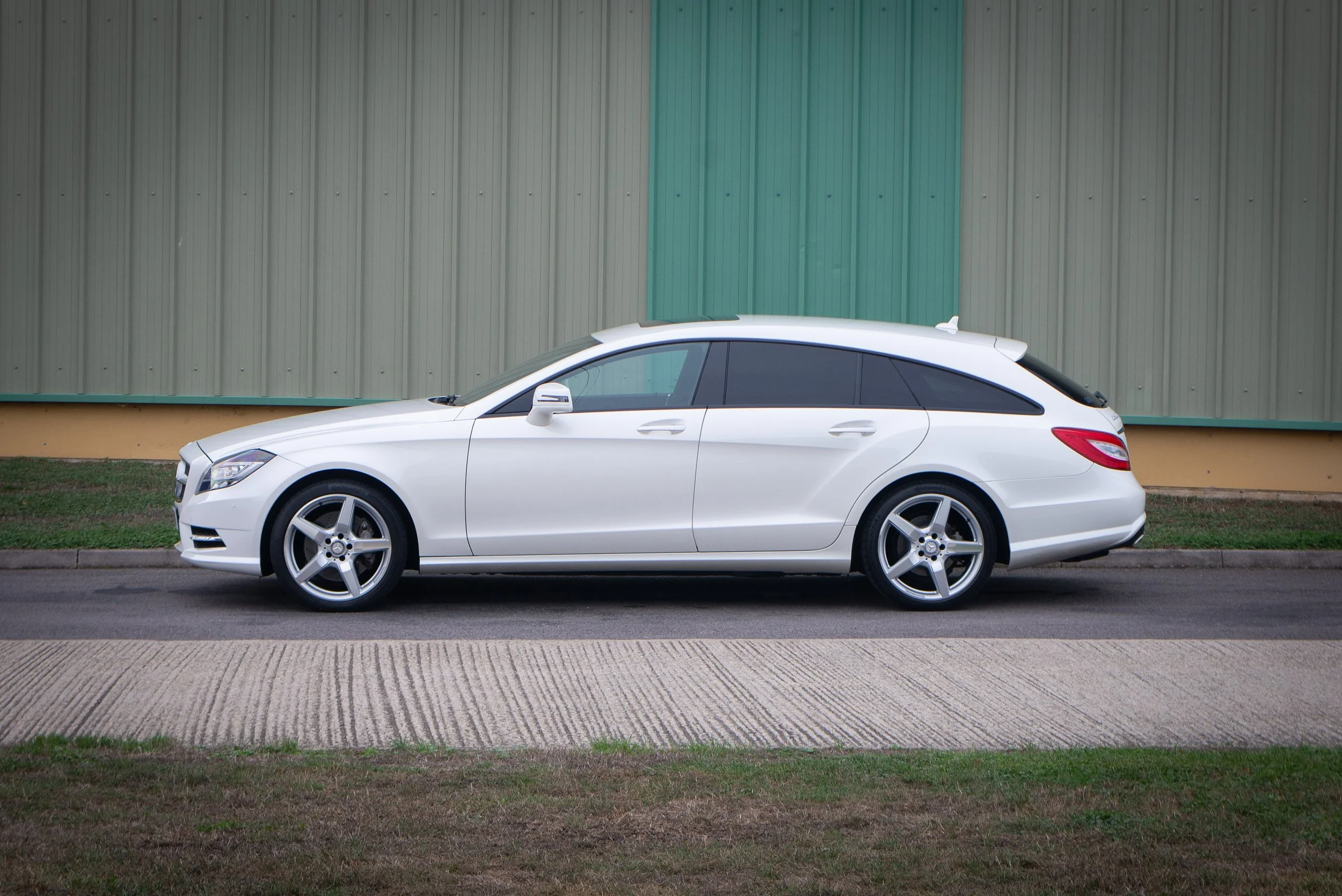 Mercedes CLS350 Shooting Brake 2-5.jpg