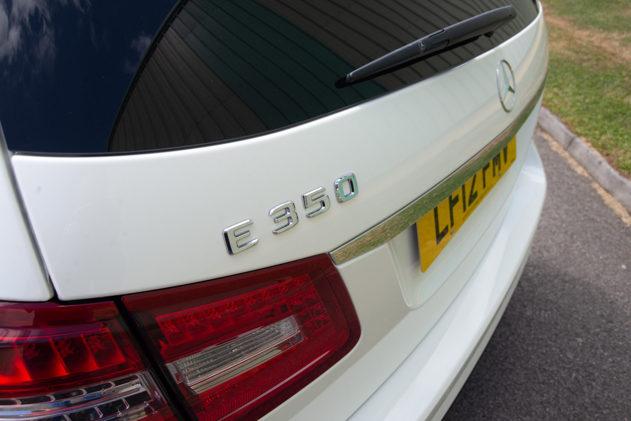 Mercedes E350 Estate 2-4.jpg