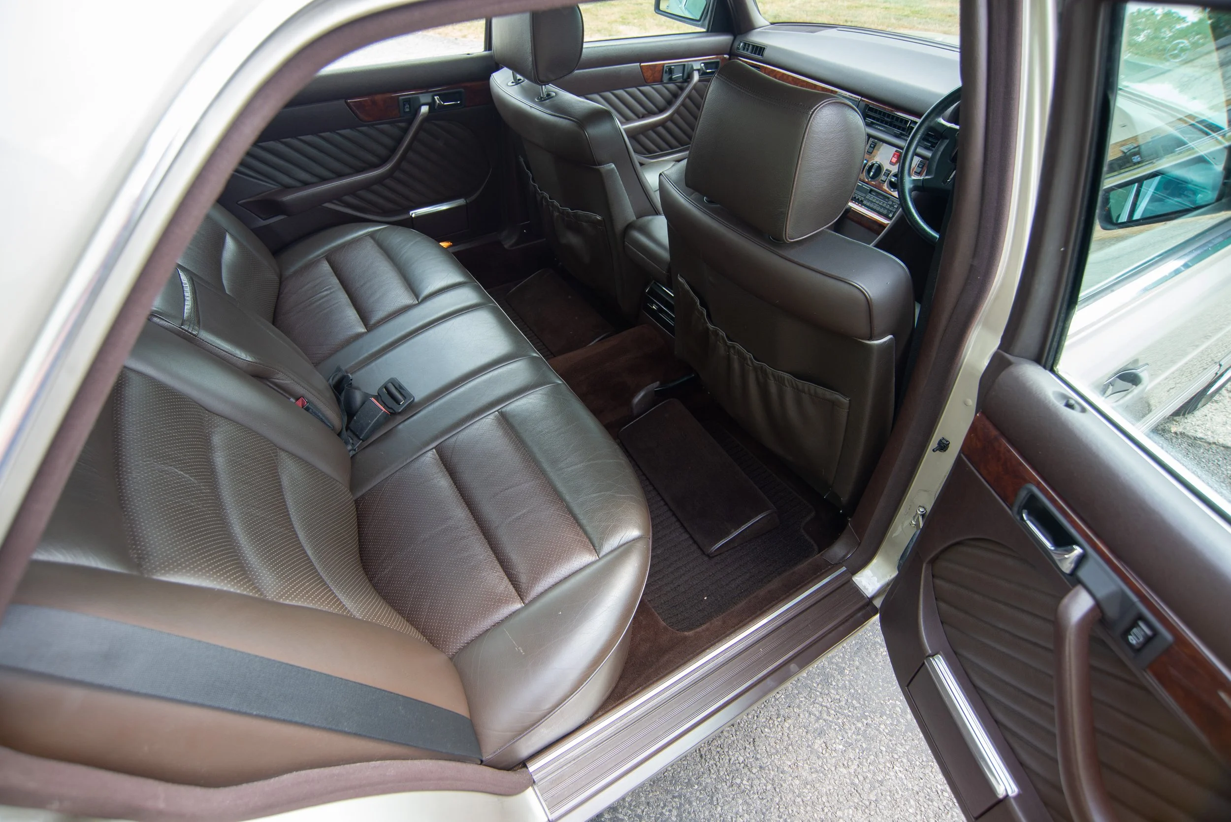 Mercedes 300SEL-6.jpg